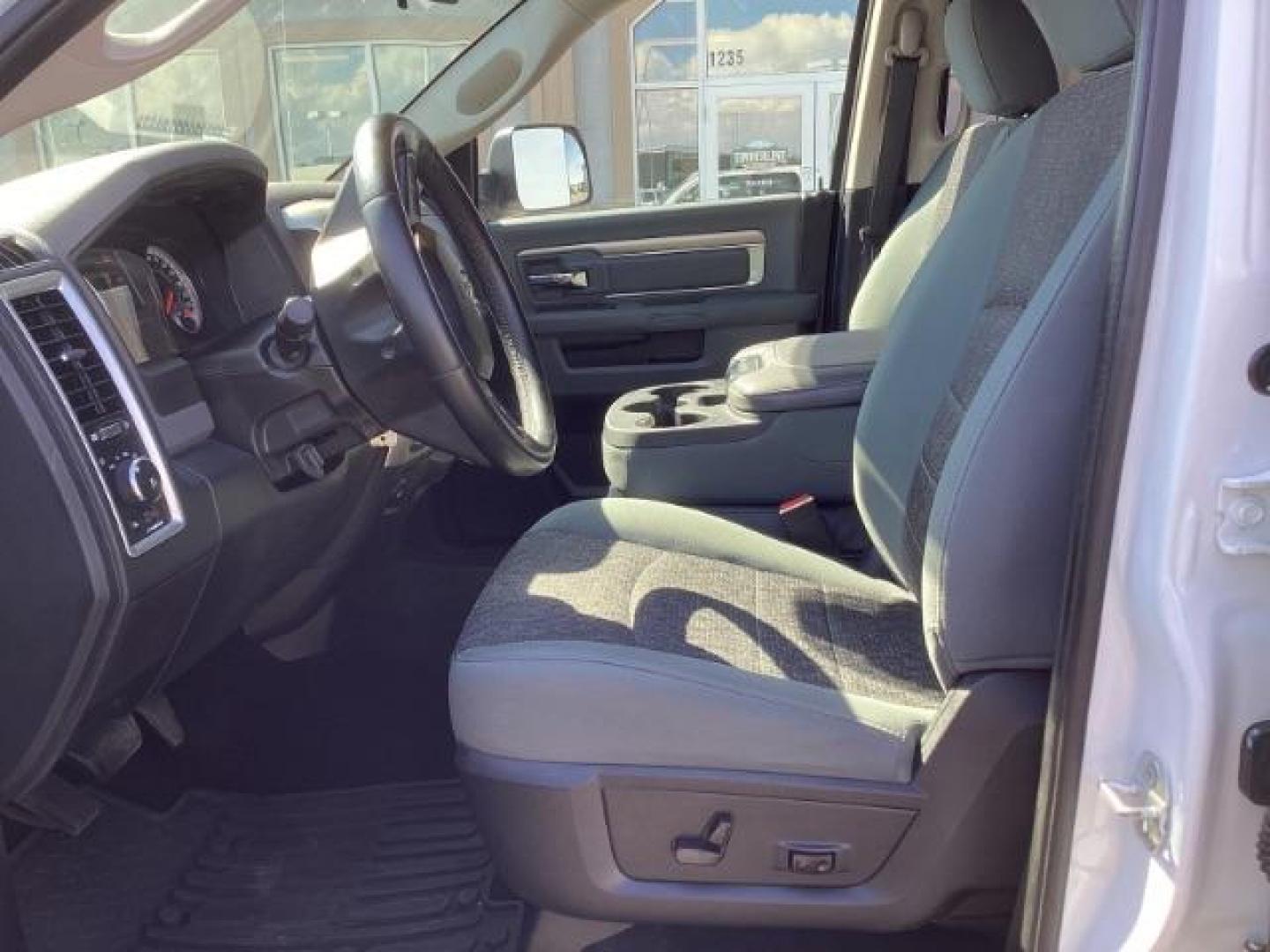 2016 WHITE /Black/Diesel Gray, cloth RAM 1500 SLT Crew Cab LWB 4WD (1C6RR7TT6GS) with an 5.7L V8 OHV 16V engine, 8-Speed Automatic transmission, located at 1235 N Woodruff Ave., Idaho Falls, 83401, (208) 523-1053, 43.507172, -112.000488 - Photo#12