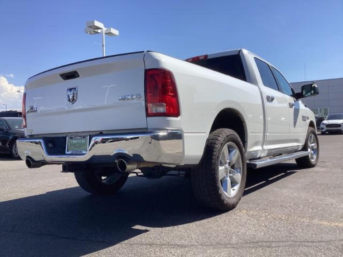 2016 WHITE /Black/Diesel Gray, cloth RAM 1500 SLT Crew Cab LWB 4WD (1C6RR7TT6GS) with an 5.7L V8 OHV 16V engine, 8-Speed Automatic transmission, located at 1235 N Woodruff Ave., Idaho Falls, 83401, (208) 523-1053, 43.507172, -112.000488 - Photo#5