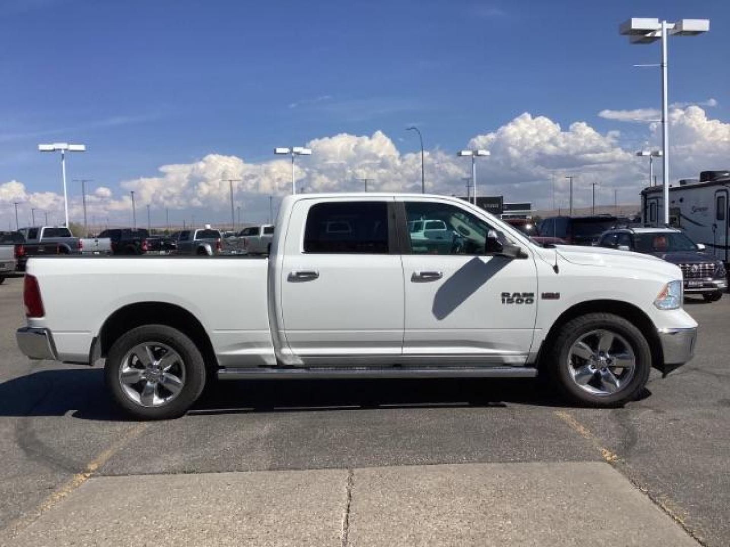 2016 WHITE /Black/Diesel Gray, cloth RAM 1500 SLT Crew Cab LWB 4WD (1C6RR7TT6GS) with an 5.7L V8 OHV 16V engine, 8-Speed Automatic transmission, located at 1235 N Woodruff Ave., Idaho Falls, 83401, (208) 523-1053, 43.507172, -112.000488 - Photo#6