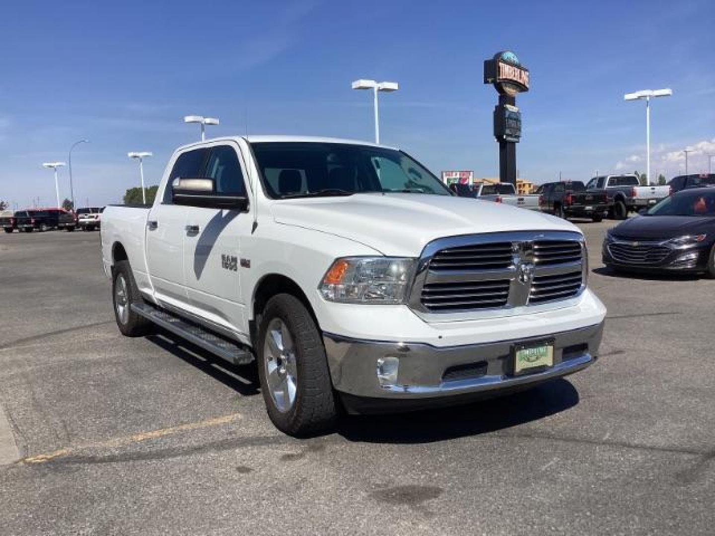 2016 WHITE /Black/Diesel Gray, cloth RAM 1500 SLT Crew Cab LWB 4WD (1C6RR7TT6GS) with an 5.7L V8 OHV 16V engine, 8-Speed Automatic transmission, located at 1235 N Woodruff Ave., Idaho Falls, 83401, (208) 523-1053, 43.507172, -112.000488 - Photo#7