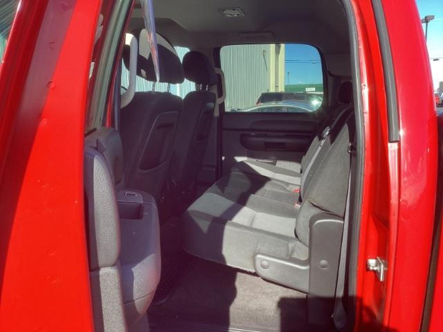 2011 Victory Red /Ebony Cloth Interior Chevrolet Silverado 1500 LT Crew Cab 4WD (3GCPKSE38BG) with an 5.3L V8 OHV 16V FFV engine, 6-Speed Automatic transmission, located at 1235 N Woodruff Ave., Idaho Falls, 83401, (208) 523-1053, 43.507172, -112.000488 - Photo#20