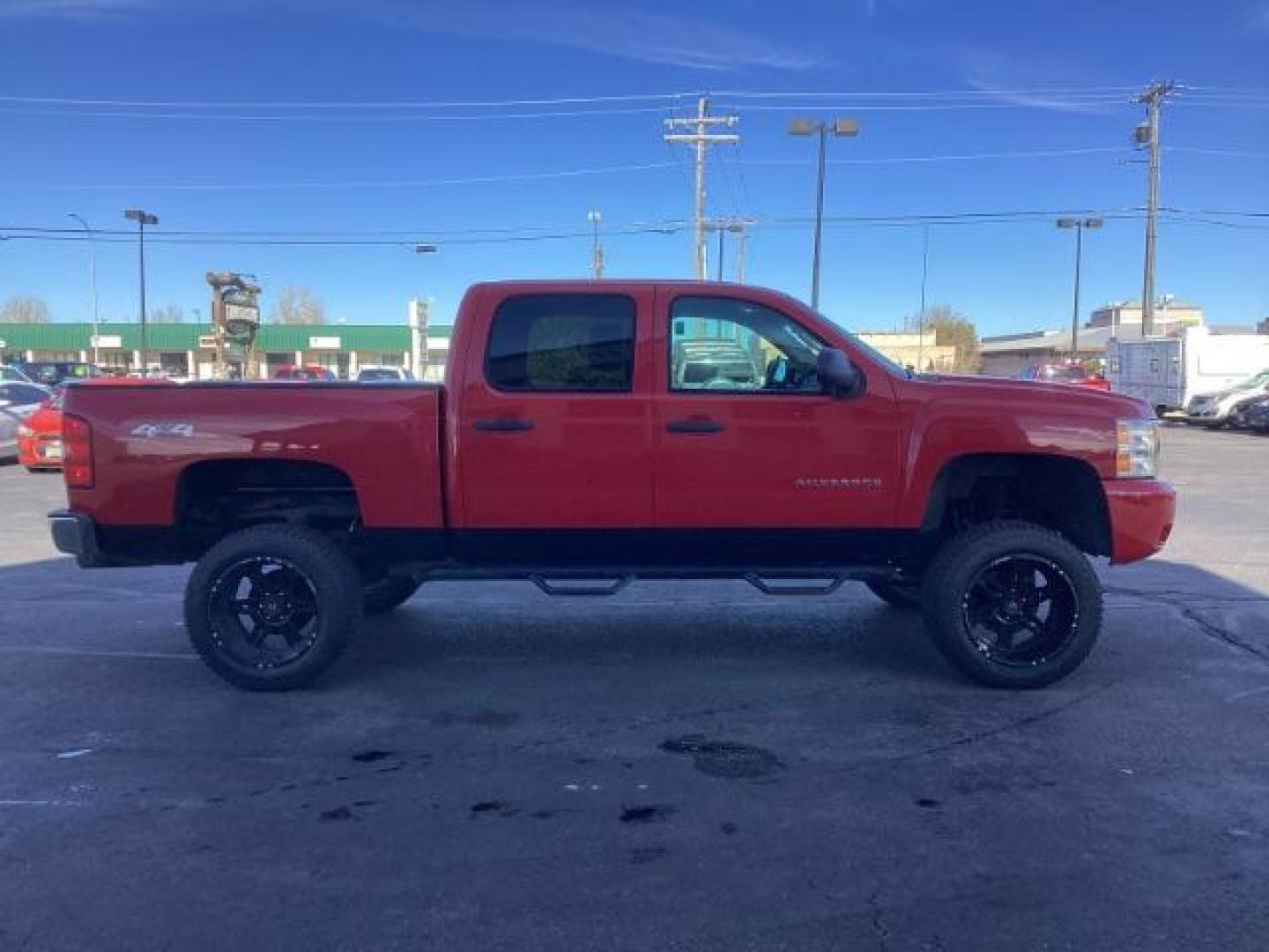 2011 Victory Red /Ebony Cloth Interior Chevrolet Silverado 1500 LT Crew Cab 4WD (3GCPKSE38BG) with an 5.3L V8 OHV 16V FFV engine, 6-Speed Automatic transmission, located at 1235 N Woodruff Ave., Idaho Falls, 83401, (208) 523-1053, 43.507172, -112.000488 - Photo#7