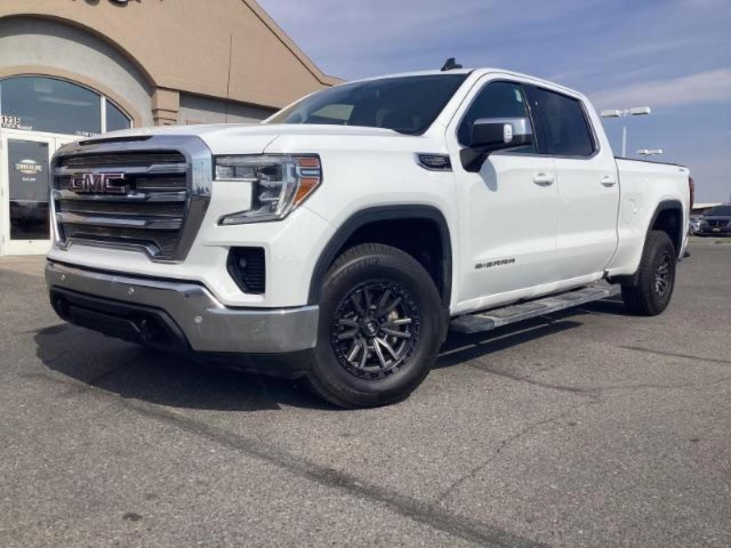 2020 Summit White /Jet Black, cloth GMC Sierra 1500 SLE Crew Cab Short Box 4WD (1GTU9BEDXLZ) with an 5.3L V8 OHV 16V engine, 6-Speed Automatic transmission, located at 1235 N Woodruff Ave., Idaho Falls, 83401, (208) 523-1053, 43.507172, -112.000488 - Photo#1