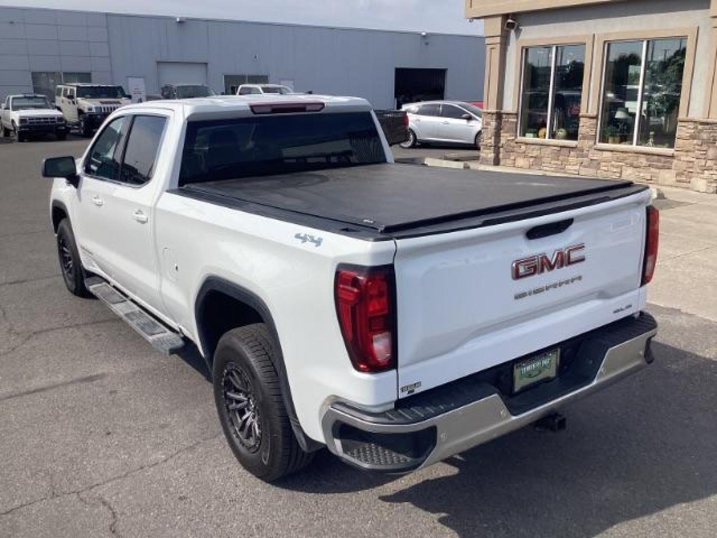 2020 Summit White /Jet Black, cloth GMC Sierra 1500 SLE Crew Cab Short Box 4WD (1GTU9BEDXLZ) with an 5.3L V8 OHV 16V engine, 6-Speed Automatic transmission, located at 1235 N Woodruff Ave., Idaho Falls, 83401, (208) 523-1053, 43.507172, -112.000488 - Photo#3