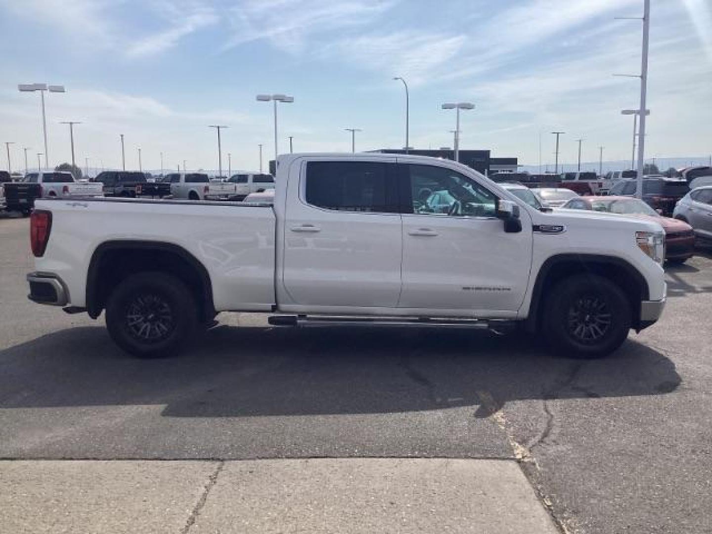 2020 Summit White /Jet Black, cloth GMC Sierra 1500 SLE Crew Cab Short Box 4WD (1GTU9BEDXLZ) with an 5.3L V8 OHV 16V engine, 6-Speed Automatic transmission, located at 1235 N Woodruff Ave., Idaho Falls, 83401, (208) 523-1053, 43.507172, -112.000488 - Photo#6