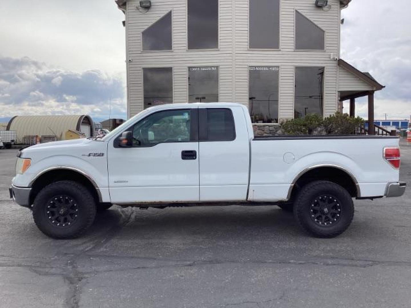 2014 Oxford White Ford F-150 XLT SuperCab 6.5-ft. Bed 4WD (1FTFX1ET3EF) with an 3.5L V6 TURBO engine, 6-Speed Automatic transmission, located at 1235 N Woodruff Ave., Idaho Falls, 83401, (208) 523-1053, 43.507172, -112.000488 - Photo#2