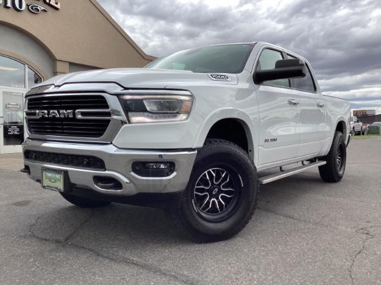 2019 WHITE /Black/Diesel Gray, cloth RAM 1500 Big Horn Crew Cab SWB 4WD (1C6SRFFT8KN) with an 5.7L V8 OHV 16V engine, 8-Speed Automatic transmission, located at 1235 N Woodruff Ave., Idaho Falls, 83401, (208) 523-1053, 43.507172, -112.000488 - Photo#1