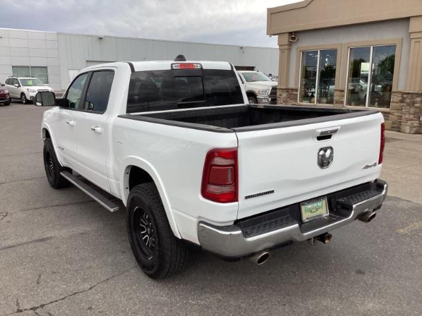 2019 WHITE /Black/Diesel Gray, cloth RAM 1500 Big Horn Crew Cab SWB 4WD (1C6SRFFT8KN) with an 5.7L V8 OHV 16V engine, 8-Speed Automatic transmission, located at 1235 N Woodruff Ave., Idaho Falls, 83401, (208) 523-1053, 43.507172, -112.000488 - Photo#3