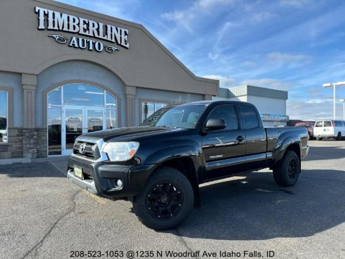 2015 BLACK /CLOTH Toyota Tacoma Access Cab V6 5AT 4WD (5TFUU4EN4FX) with an 4.0L V6 DOHC 24V engine, AUTOMATIC transmission, located at 1235 N Woodruff Ave., Idaho Falls, 83401, (208) 523-1053, 43.507172, -112.000488 - Photo#0