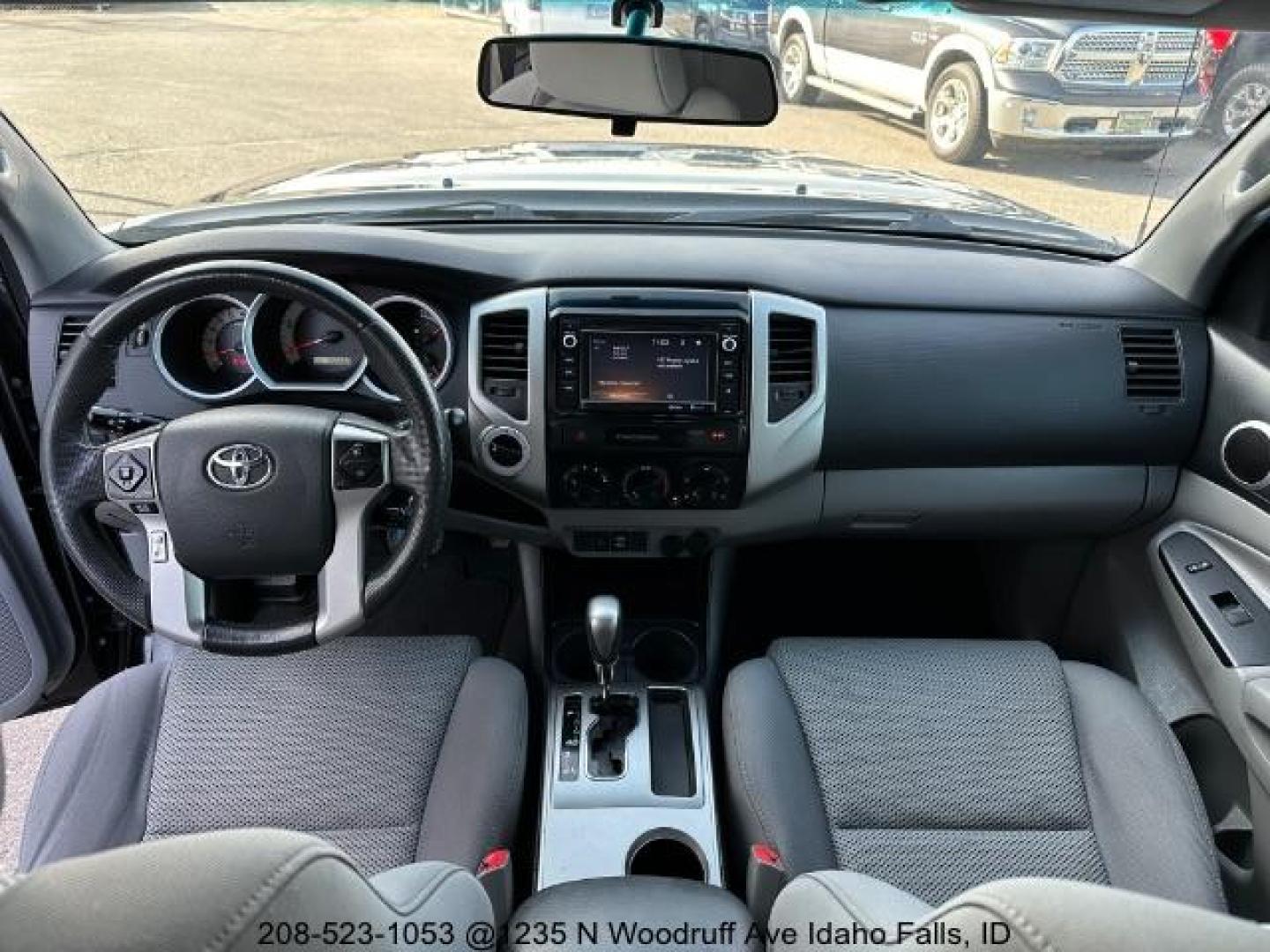 2015 BLACK /CLOTH Toyota Tacoma Access Cab V6 5AT 4WD (5TFUU4EN4FX) with an 4.0L V6 DOHC 24V engine, AUTOMATIC transmission, located at 1235 N Woodruff Ave., Idaho Falls, 83401, (208) 523-1053, 43.507172, -112.000488 - Photo#17