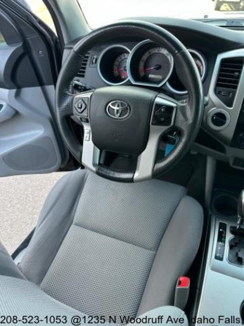 2015 BLACK /CLOTH Toyota Tacoma Access Cab V6 5AT 4WD (5TFUU4EN4FX) with an 4.0L V6 DOHC 24V engine, AUTOMATIC transmission, located at 1235 N Woodruff Ave., Idaho Falls, 83401, (208) 523-1053, 43.507172, -112.000488 - Photo#19