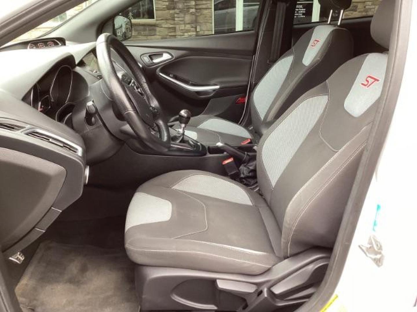 2018 Oxford White /Charcoal Black, cloth Ford Focus ST Hatch (1FADP3L96JL) with an 2.0L L4 DOHC 16V engine, 6-Speed Manua transmission, located at 1235 N Woodruff Ave., Idaho Falls, 83401, (208) 523-1053, 43.507172, -112.000488 - Photo#8