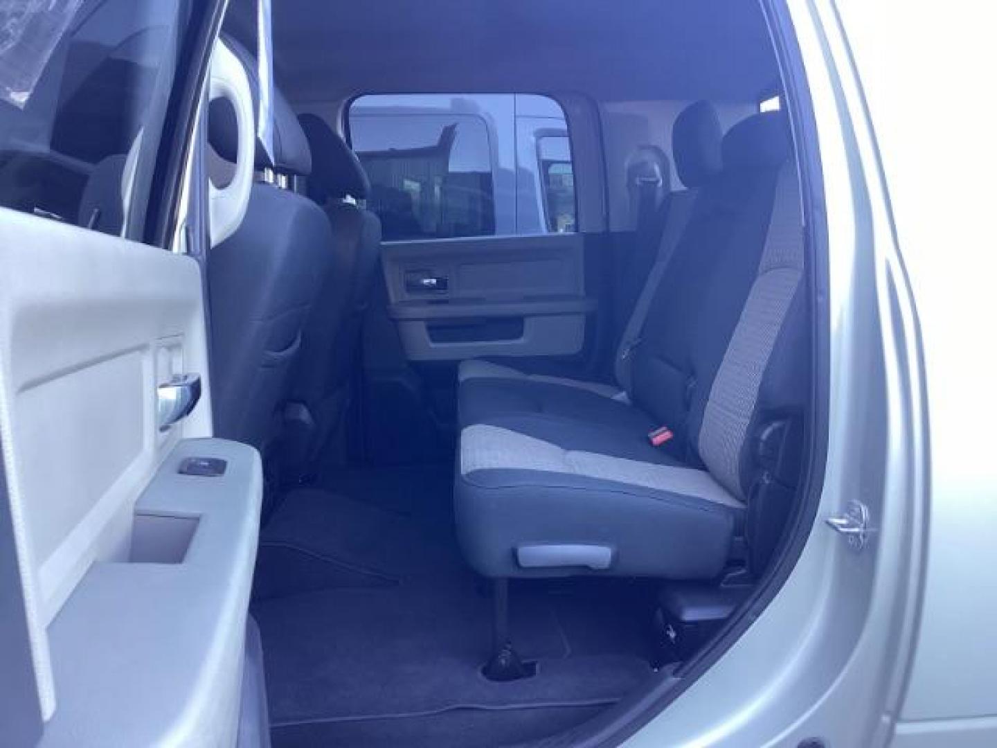 2010 Bright Silver Metallic /Dark Slate/Medium Slate Gray Cloth Interior RAM 3500 SLT Mega Cab 4WD (3D73Y3HL5AG) with an 6.7L L6 OHV 24V TURBO DIESEL engine, 4-Speed Automatic transmission, located at 1235 N Woodruff Ave., Idaho Falls, 83401, (208) 523-1053, 43.507172, -112.000488 - Photo#19