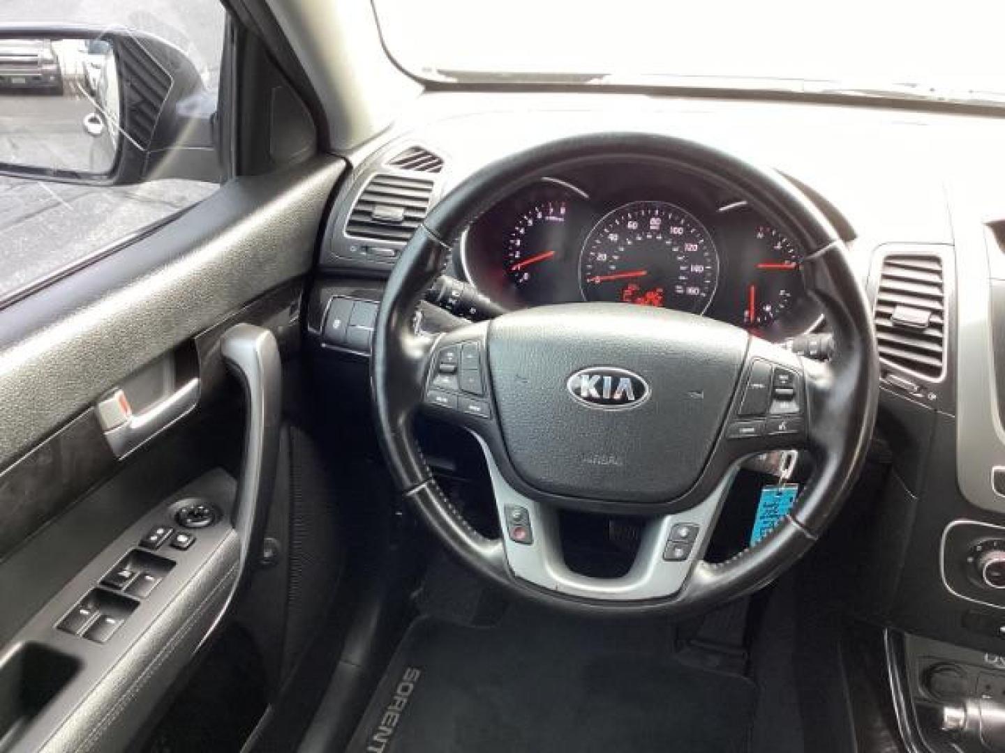 2014 Kia Sorento LX AWD (5XYKTDA68EG) with an 2.4L L4 DOHC 16V engine, 6-Speed Automatic transmission, located at 1235 N Woodruff Ave., Idaho Falls, 83401, (208) 523-1053, 43.507172, -112.000488 - Photo#10