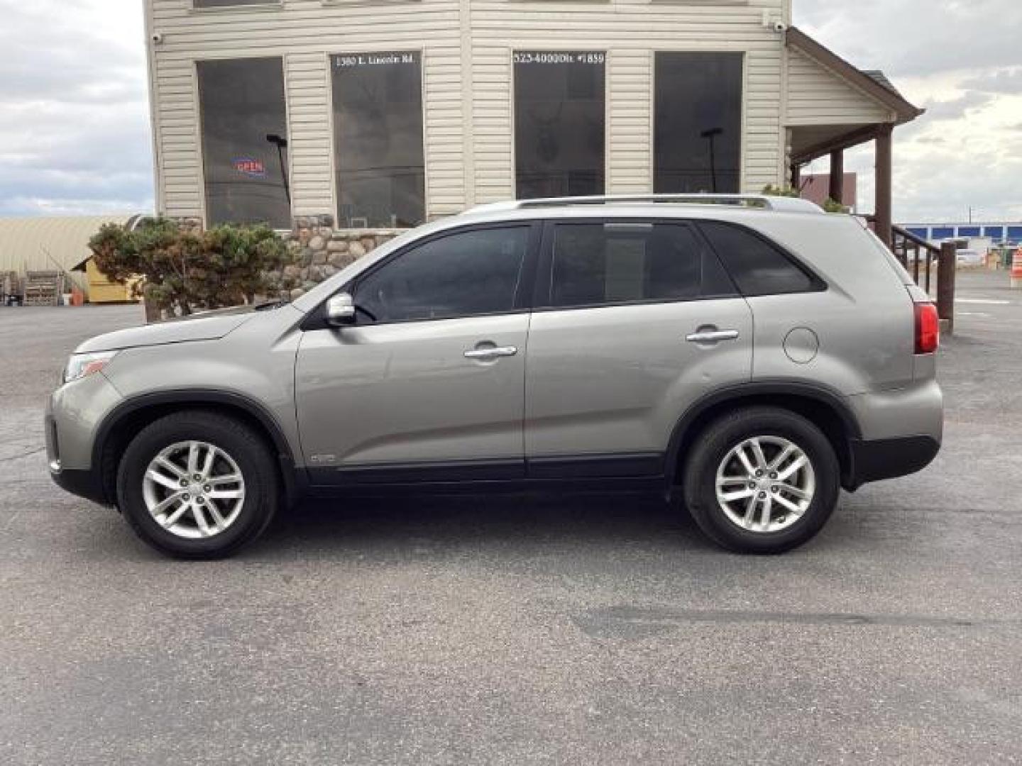 2014 Kia Sorento LX AWD (5XYKTDA68EG) with an 2.4L L4 DOHC 16V engine, 6-Speed Automatic transmission, located at 1235 N Woodruff Ave., Idaho Falls, 83401, (208) 523-1053, 43.507172, -112.000488 - Photo#2