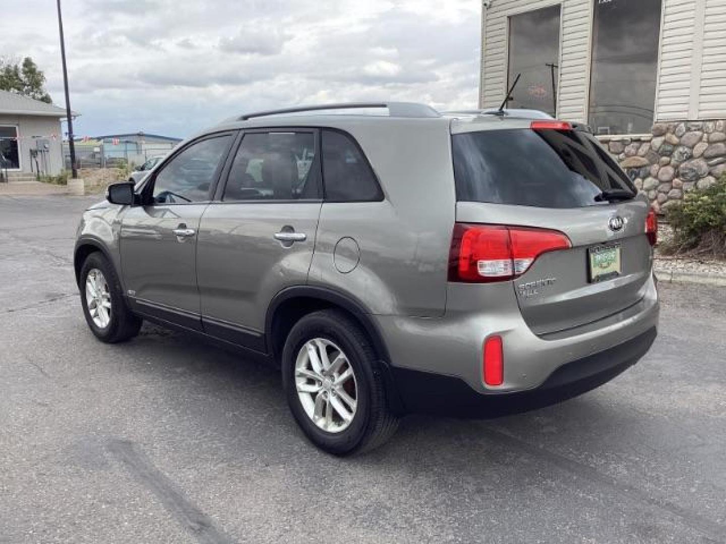 2014 Kia Sorento LX AWD (5XYKTDA68EG) with an 2.4L L4 DOHC 16V engine, 6-Speed Automatic transmission, located at 1235 N Woodruff Ave., Idaho Falls, 83401, (208) 523-1053, 43.507172, -112.000488 - Photo#3