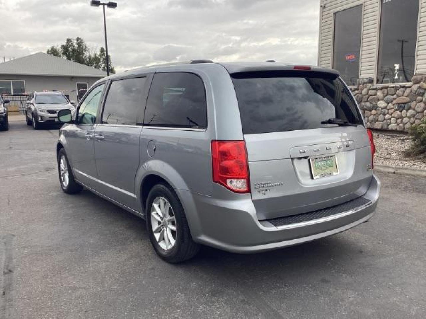 2019 SILVER /Black, leather/suede Dodge Grand Caravan SXT (2C4RDGCGXKR) with an 3.6L V6 DOHC 24V engine, 6-Speed Automatic transmission, located at 1235 N Woodruff Ave., Idaho Falls, 83401, (208) 523-1053, 43.507172, -112.000488 - Photo#3