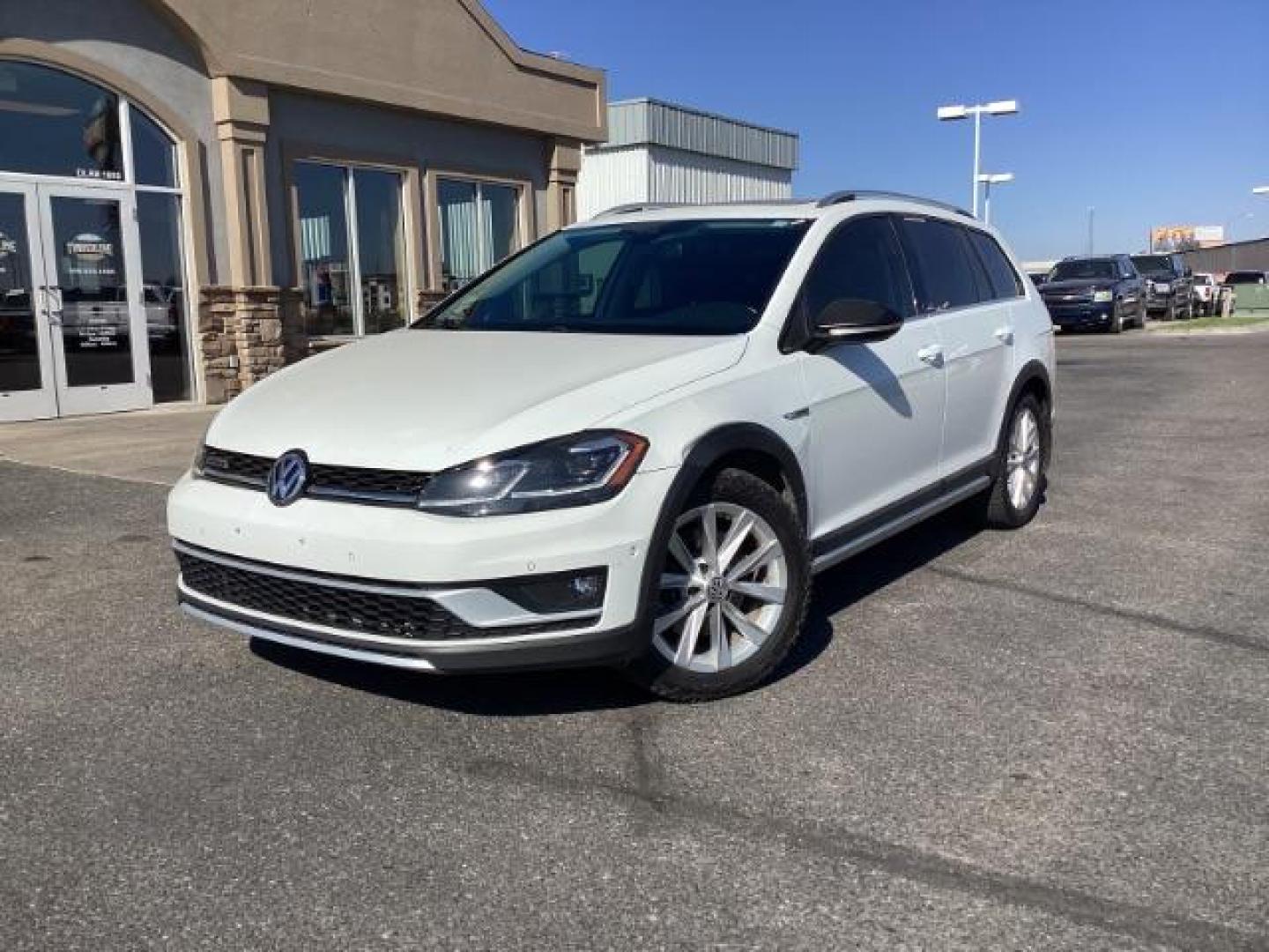 2018 Pure White /Titan Black, leatherette Volkswagen Golf Alltrack TSI SEL 6A (3VWH17AU5JM) with an 1.8L L4 DOHC 16V engine, 6-Speed Automatic transmission, located at 1235 N Woodruff Ave., Idaho Falls, 83401, (208) 523-1053, 43.507172, -112.000488 - Photo#1