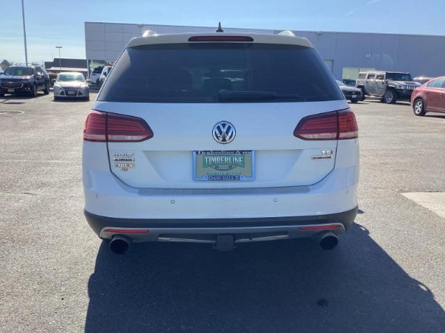 2018 Pure White /Titan Black, leatherette Volkswagen Golf Alltrack TSI SEL 6A (3VWH17AU5JM) with an 1.8L L4 DOHC 16V engine, 6-Speed Automatic transmission, located at 1235 N Woodruff Ave., Idaho Falls, 83401, (208) 523-1053, 43.507172, -112.000488 - Photo#4