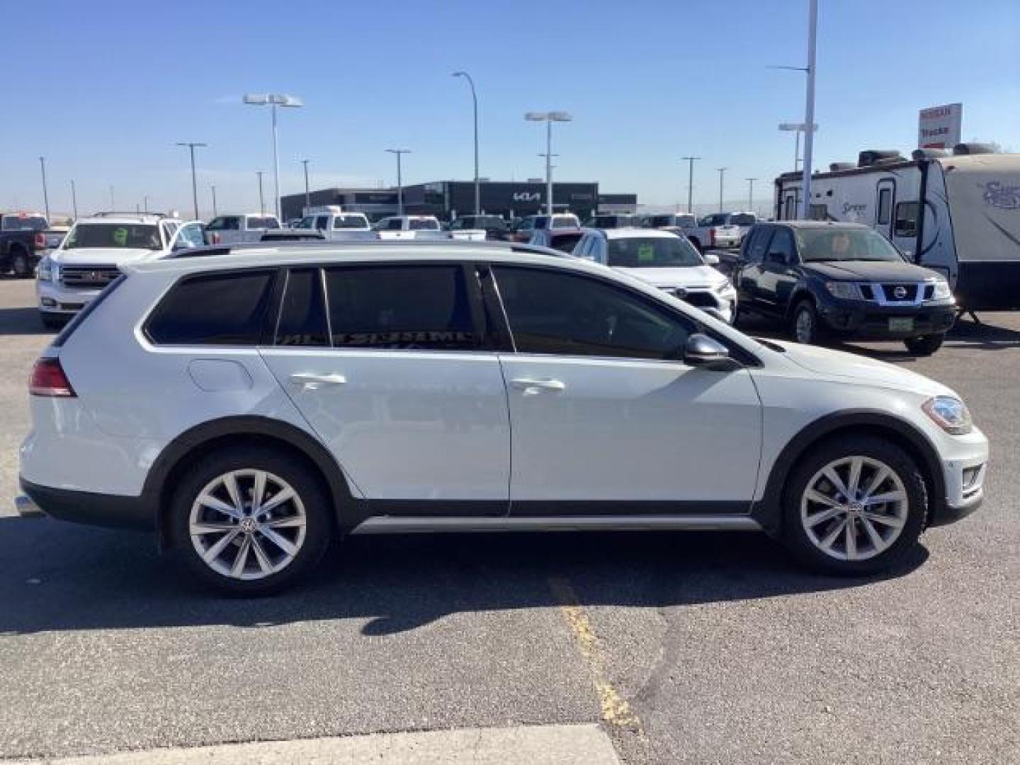 2018 Pure White /Titan Black, leatherette Volkswagen Golf Alltrack TSI SEL 6A (3VWH17AU5JM) with an 1.8L L4 DOHC 16V engine, 6-Speed Automatic transmission, located at 1235 N Woodruff Ave., Idaho Falls, 83401, (208) 523-1053, 43.507172, -112.000488 - Photo#6