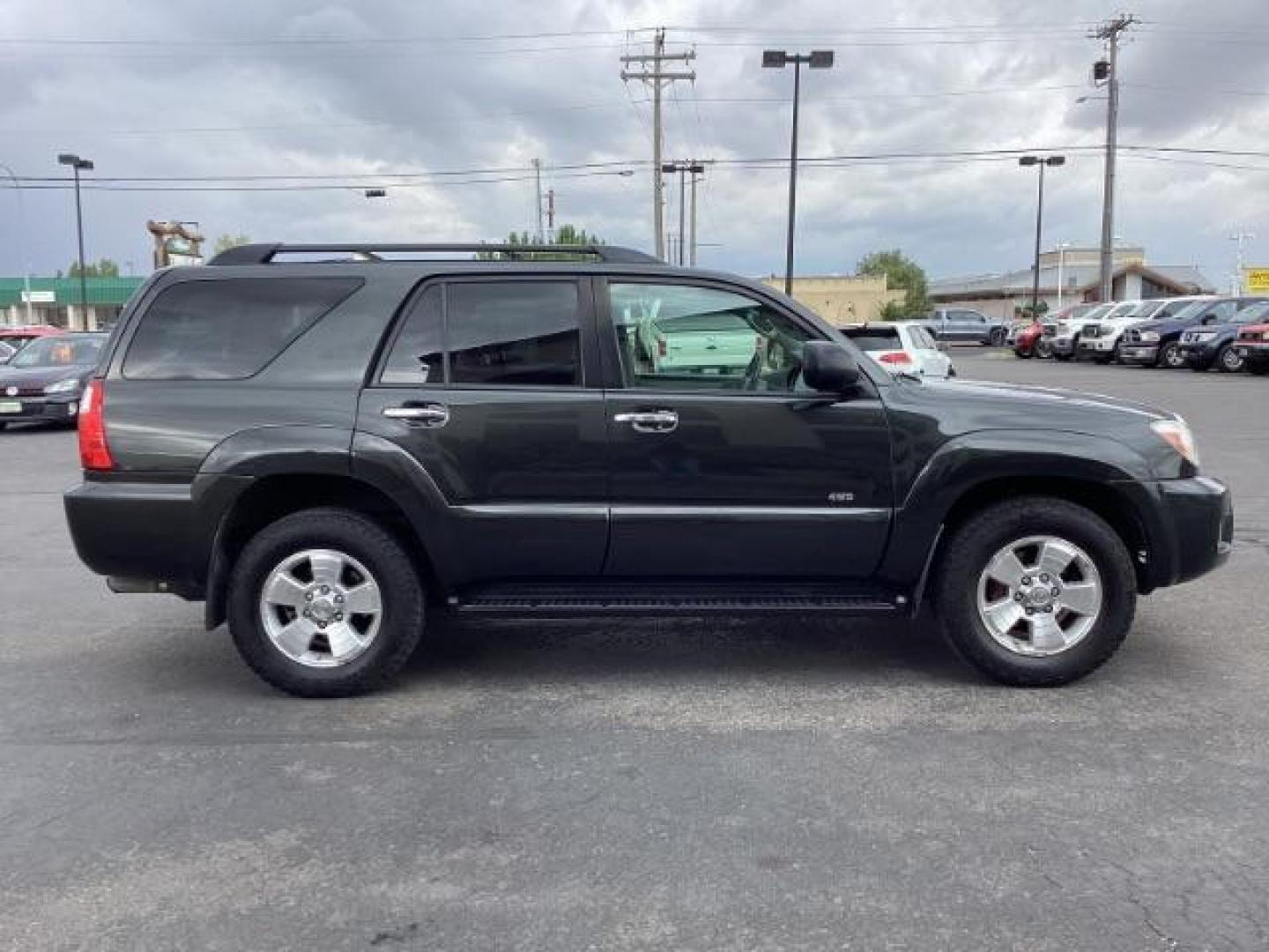 2008 Black Toyota 4Runner SR5 4WD (JTEBU14R38K) with an 4.0L V6 DOHC 24V engine, 5-Speed Automatic transmission, located at 1235 N Woodruff Ave., Idaho Falls, 83401, (208) 523-1053, 43.507172, -112.000488 - Photo#6