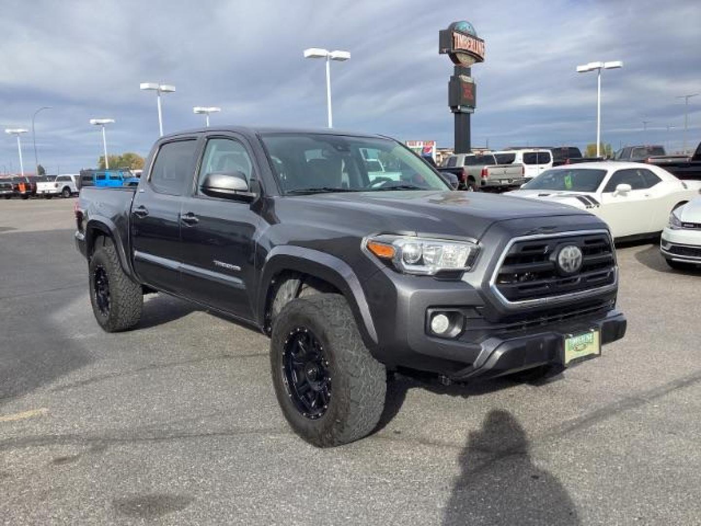 2018 GRAY /Cement Gray, cloth Toyota Tacoma SR5 Double Cab Long Bed V6 6AT 4WD (3TMCZ5AN8JM) with an 3.5L V6 DOHC 24V engine, 6-Speed Automatic transmission, located at 1235 N Woodruff Ave., Idaho Falls, 83401, (208) 523-1053, 43.507172, -112.000488 - Photo#7