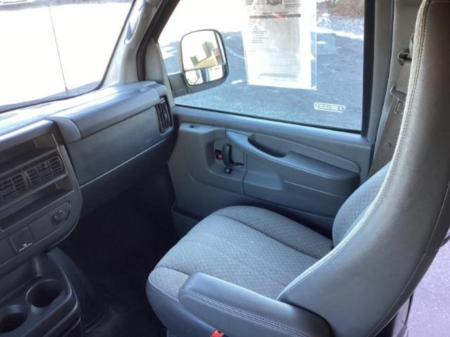 2015 Summit White /Medium Pewter, premium cloth Chevrolet Express 2500 LT (1GBWGRFF6F1) with an 4.8L V8 FFV engine, 6-Speed Automatic transmission, located at 1235 N Woodruff Ave., Idaho Falls, 83401, (208) 523-1053, 43.507172, -112.000488 - Photo#16