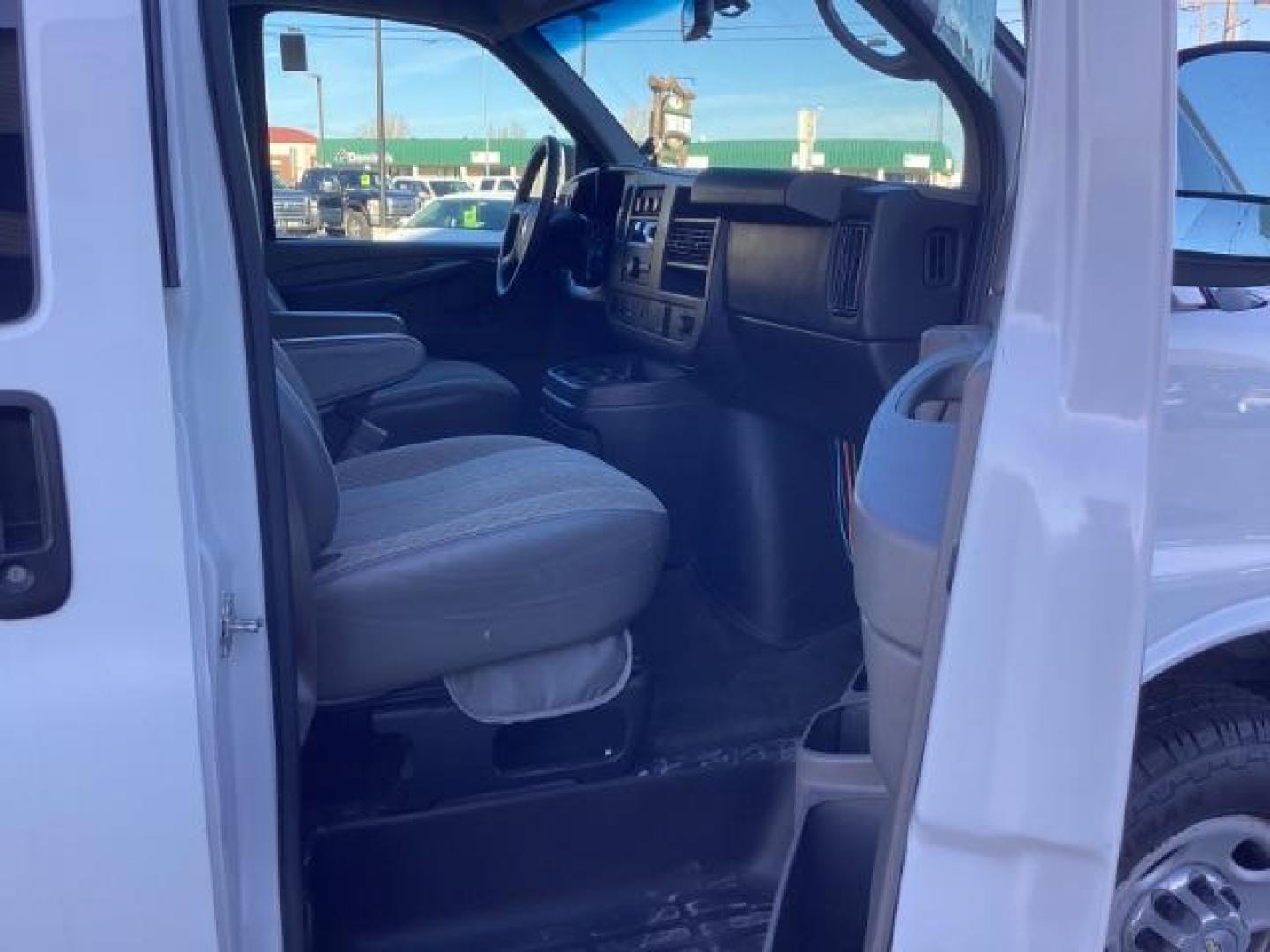 2015 Summit White /Medium Pewter, premium cloth Chevrolet Express 2500 LT (1GBWGRFF6F1) with an 4.8L V8 FFV engine, 6-Speed Automatic transmission, located at 1235 N Woodruff Ave., Idaho Falls, 83401, (208) 523-1053, 43.507172, -112.000488 - Photo#19