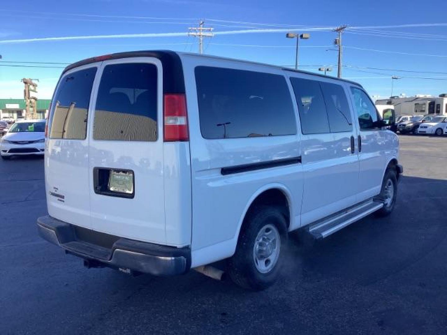 2015 Summit White /Medium Pewter, premium cloth Chevrolet Express 2500 LT (1GBWGRFF6F1) with an 4.8L V8 FFV engine, 6-Speed Automatic transmission, located at 1235 N Woodruff Ave., Idaho Falls, 83401, (208) 523-1053, 43.507172, -112.000488 - Photo#5