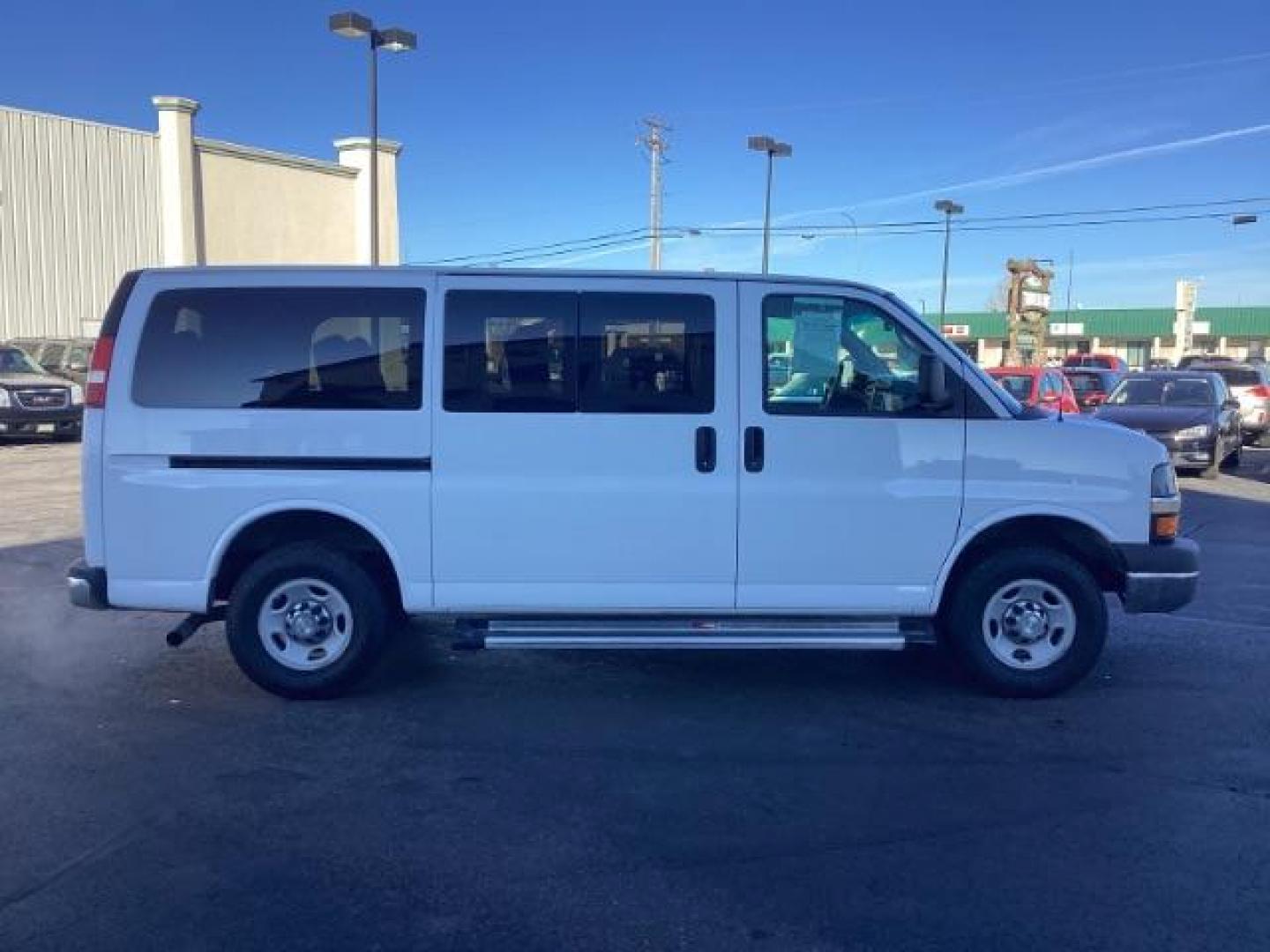 2015 Summit White /Medium Pewter, premium cloth Chevrolet Express 2500 LT (1GBWGRFF6F1) with an 4.8L V8 FFV engine, 6-Speed Automatic transmission, located at 1235 N Woodruff Ave., Idaho Falls, 83401, (208) 523-1053, 43.507172, -112.000488 - Photo#6