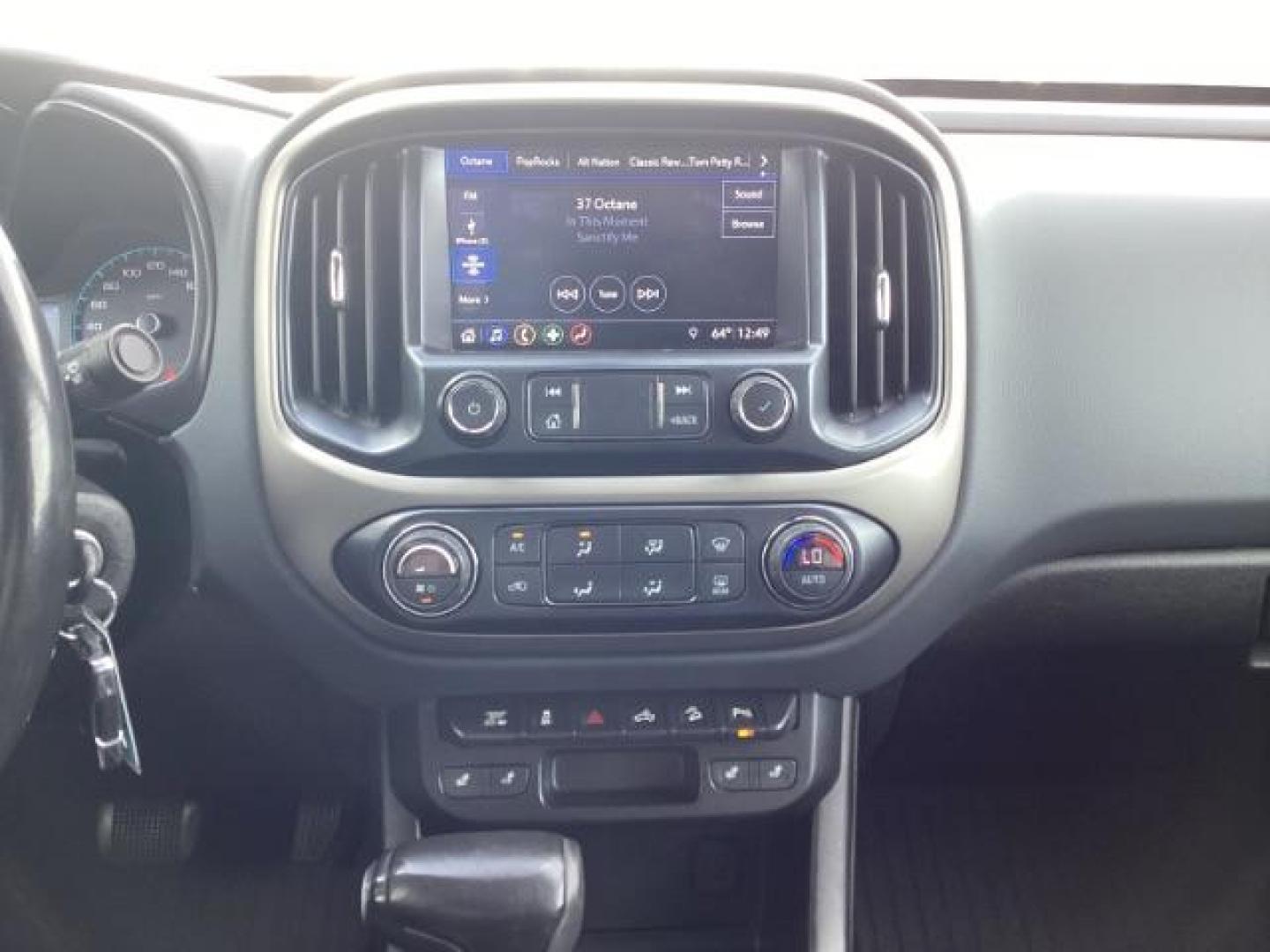 2019 GRAY /Jet Black, leather Chevrolet Colorado Z71 Crew Cab 4WD Short Box (1GCPTDE18K1) with an 2.8L L4 DOHC 16V TURBO DIESEL engine, 6-Speed Automatic transmission, located at 1235 N Woodruff Ave., Idaho Falls, 83401, (208) 523-1053, 43.507172, -112.000488 - Photo#22