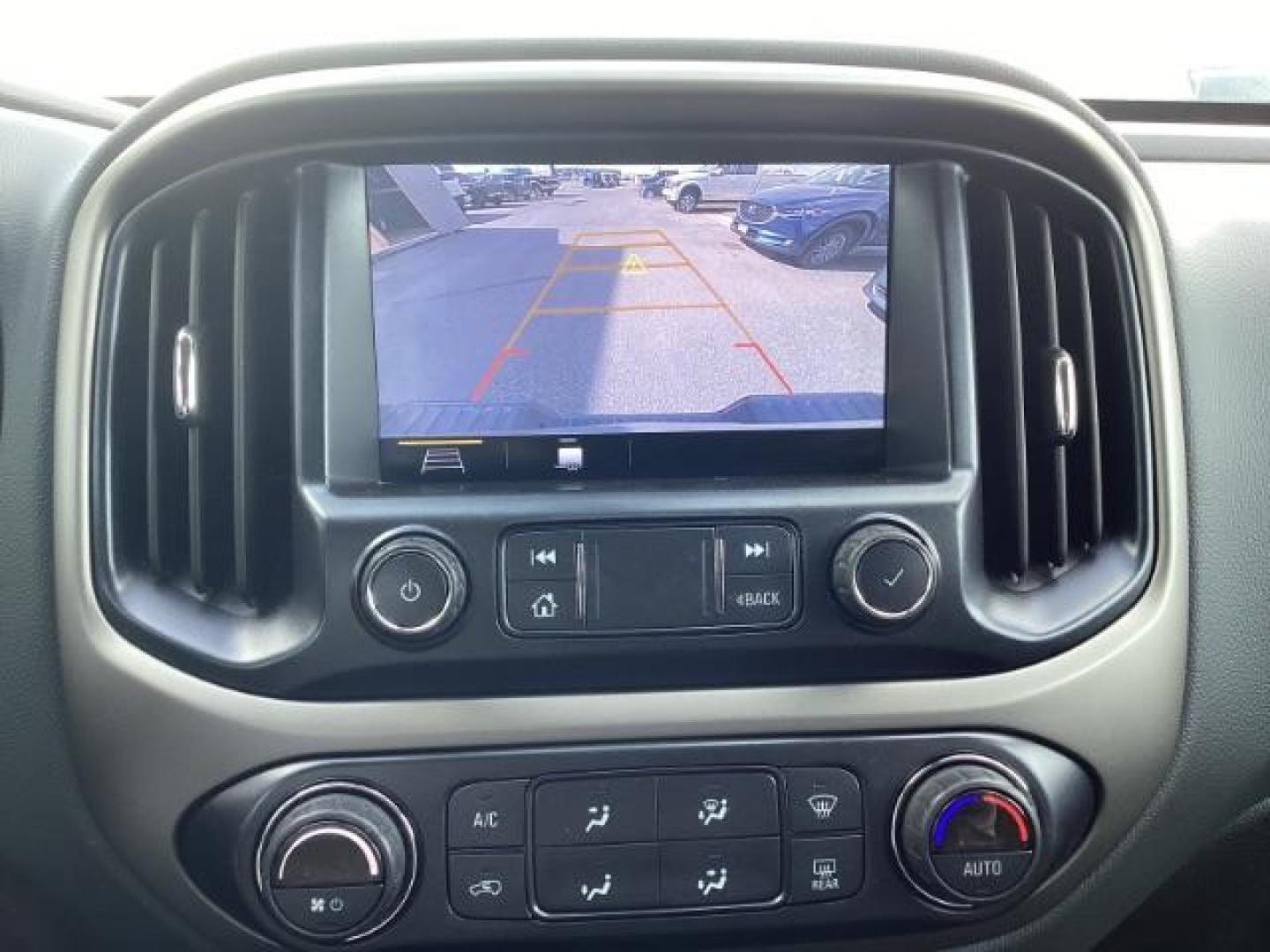 2019 GRAY /Jet Black, leather Chevrolet Colorado Z71 Crew Cab 4WD Short Box (1GCPTDE18K1) with an 2.8L L4 DOHC 16V TURBO DIESEL engine, 6-Speed Automatic transmission, located at 1235 N Woodruff Ave., Idaho Falls, 83401, (208) 523-1053, 43.507172, -112.000488 - Photo#24