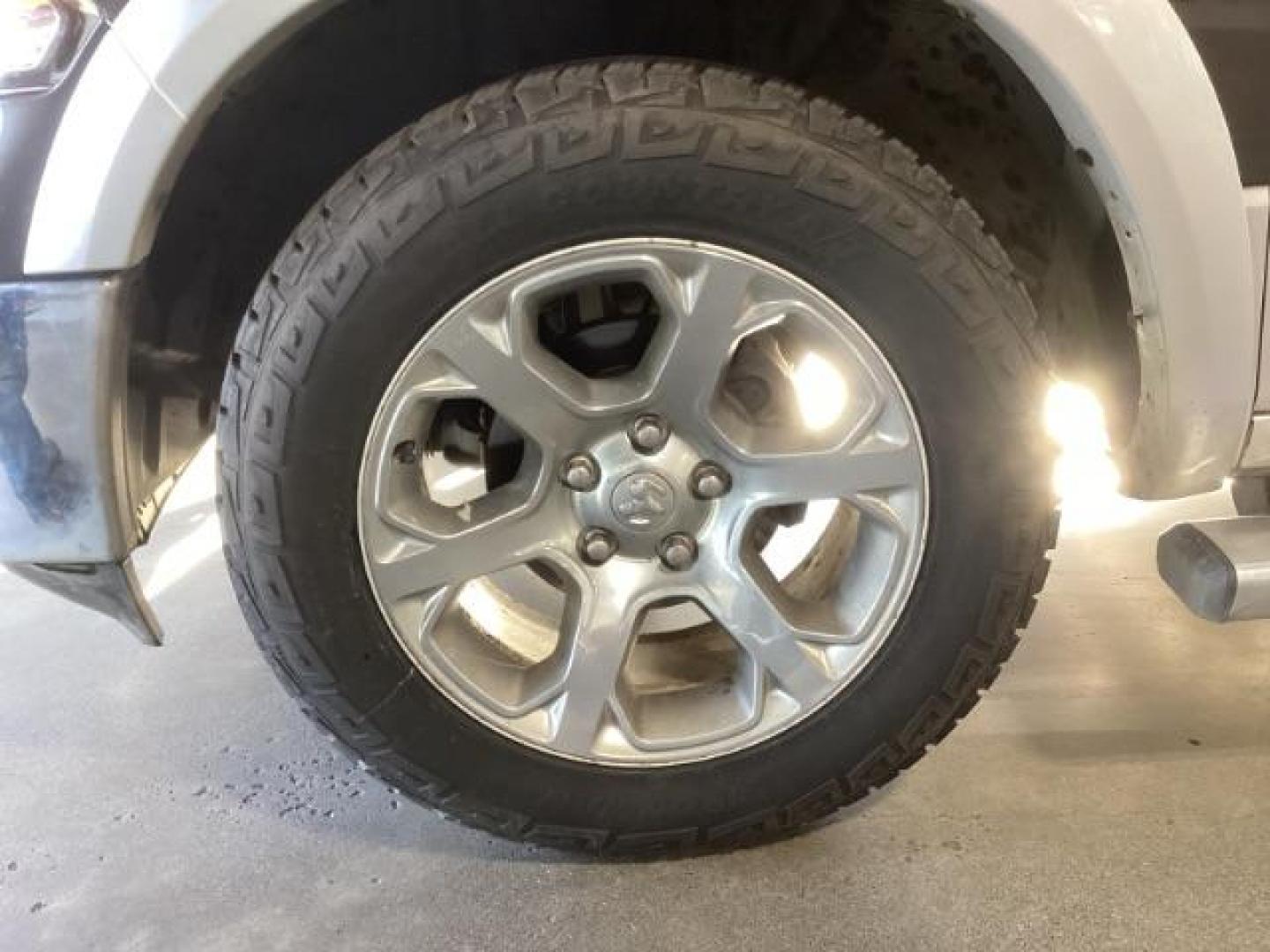 2018 GRAY /Black, leather RAM 1500 Laramie Crew Cab SWB 4WD (1C6RR7NT7JS) with an 5.7L V8 OHV 16V engine, 8-Speed Automatic transmission, located at 1235 N Woodruff Ave., Idaho Falls, 83401, (208) 523-1053, 43.507172, -112.000488 - Photo#34