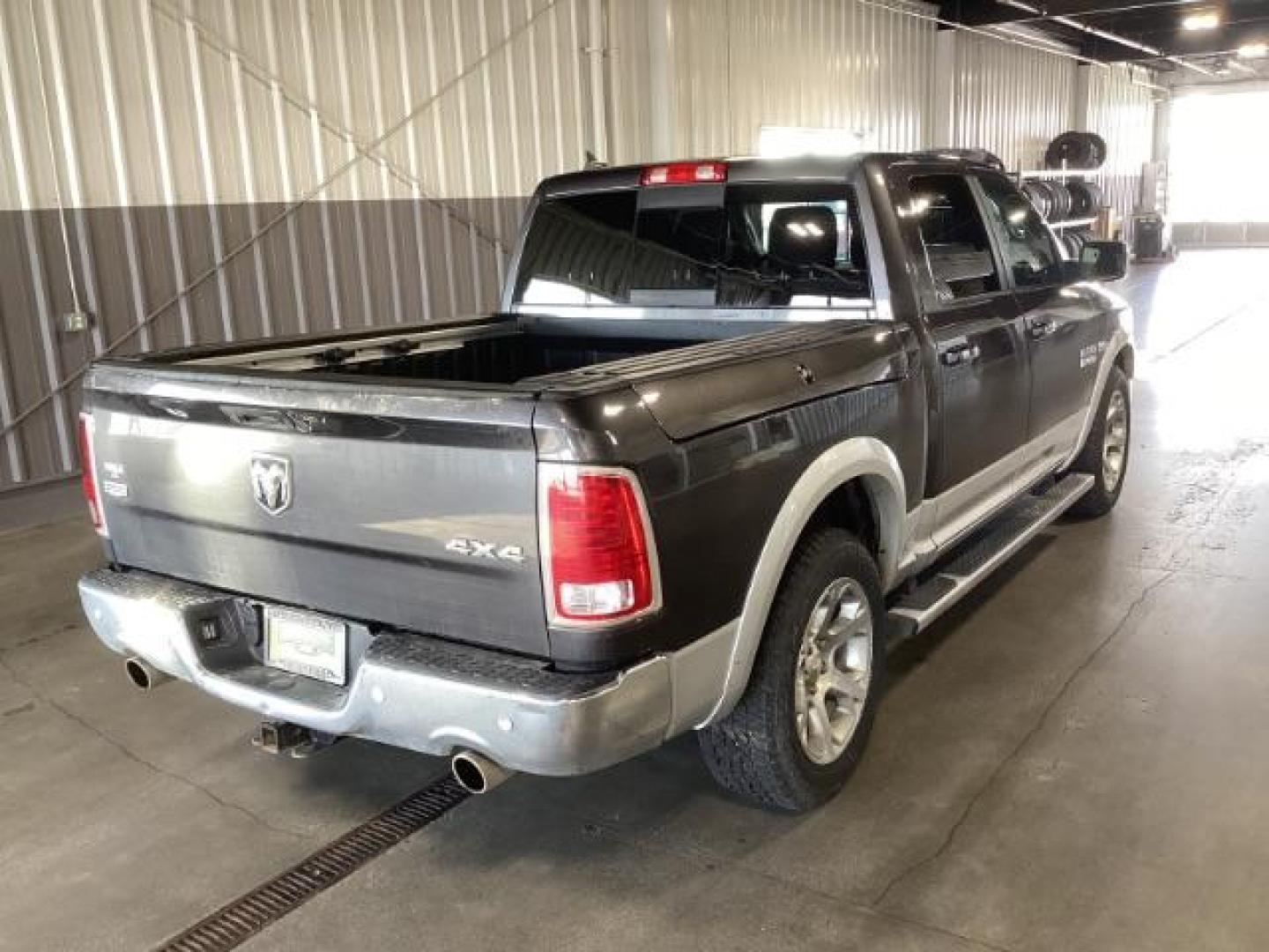 2018 GRAY /Black, leather RAM 1500 Laramie Crew Cab SWB 4WD (1C6RR7NT7JS) with an 5.7L V8 OHV 16V engine, 8-Speed Automatic transmission, located at 1235 N Woodruff Ave., Idaho Falls, 83401, (208) 523-1053, 43.507172, -112.000488 - Photo#4