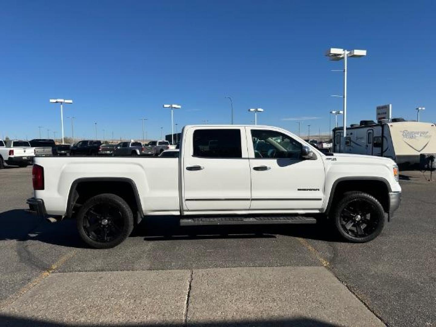 2015 Summit White /Cocoa/Dune, leather GMC Sierra 1500 SLT Crew Cab Short Box 4WD (3GTU2VEJ6FG) with an 6.2L V8 OHV 16V engine, 6-Speed Automatic transmission, located at 1235 N Woodruff Ave., Idaho Falls, 83401, (208) 523-1053, 43.507172, -112.000488 - Photo#6