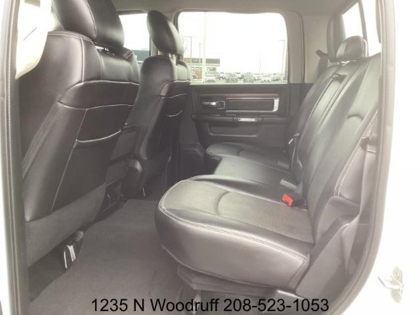 2015 WHITE /Black, leather RAM 3500 Laramie Crew Cab LWB 4WD DRW (3C63RRJL1FG) with an 6.7L L6 OHV 24V TURBO DIESEL engine, 6-Speed Automatic transmission, located at 1235 N Woodruff Ave., Idaho Falls, 83401, (208) 523-1053, 43.507172, -112.000488 - Photo#12