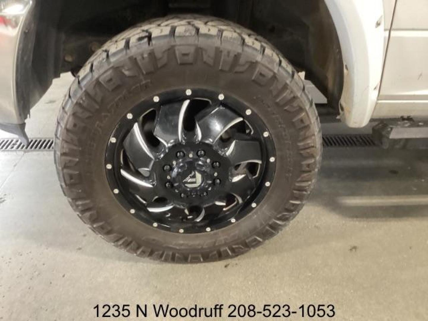 2015 WHITE /Black, leather RAM 3500 Laramie Crew Cab LWB 4WD DRW (3C63RRJL1FG) with an 6.7L L6 OHV 24V TURBO DIESEL engine, 6-Speed Automatic transmission, located at 1235 N Woodruff Ave., Idaho Falls, 83401, (208) 523-1053, 43.507172, -112.000488 - Photo#7