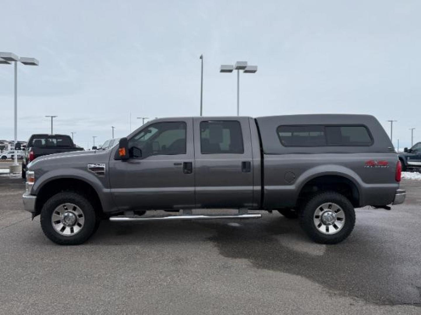 2008 GRAY /Medium Stone Cloth Interior Ford F-350 SD XLT Crew Cab 4WD (1FTWW31R48E) with an 6.4L V8 OHV 32V TURBO DIESEL engine, 5-Speed Automatic transmission, located at 1235 N Woodruff Ave., Idaho Falls, 83401, (208) 523-1053, 43.507172, -112.000488 - Photo#1