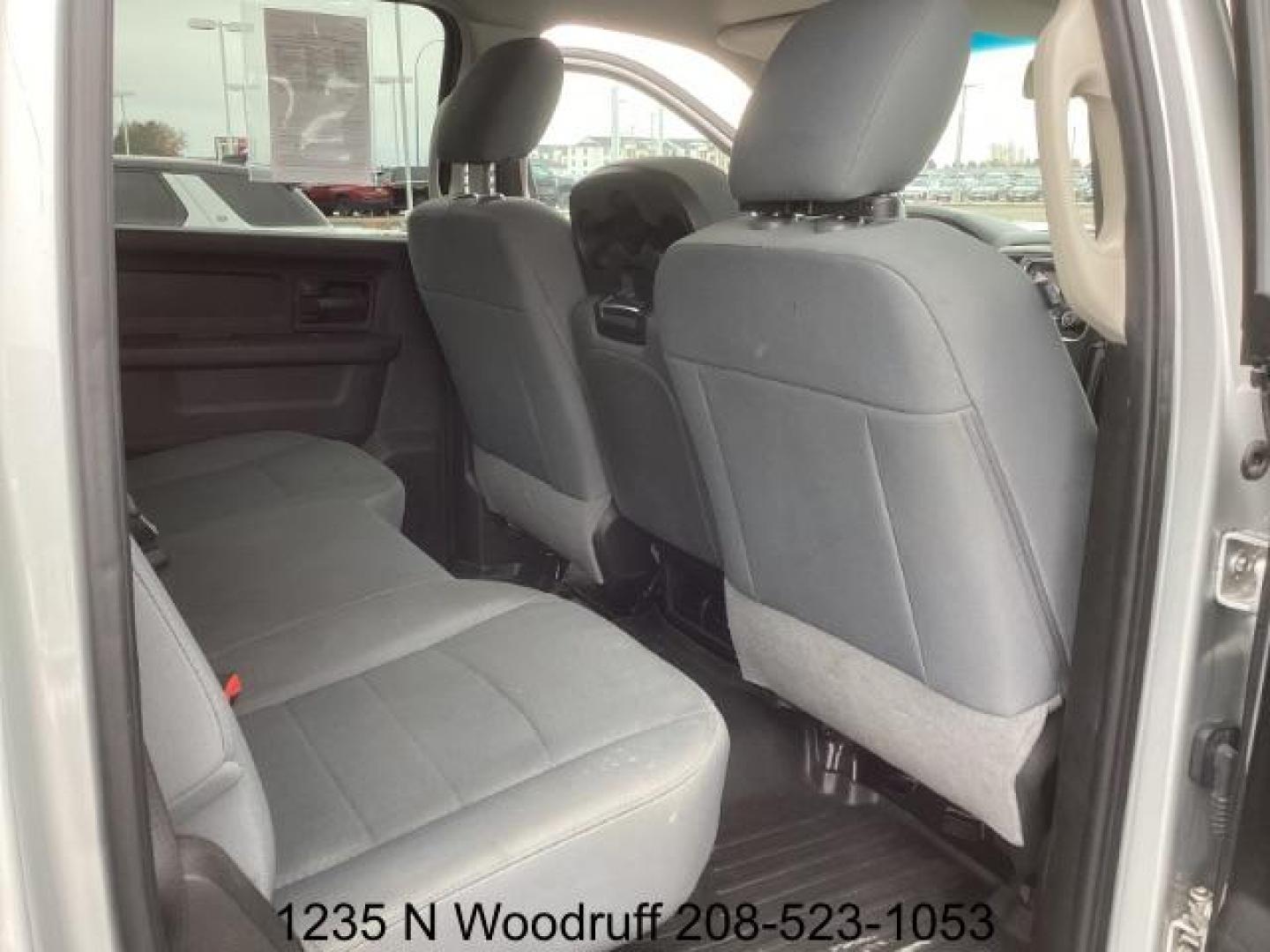 2018 SILVER /Black/Diesel Gray, cloth RAM 2500 Tradesman Crew Cab LWB 4WD (3C6UR5HL3JG) with an 6.7L L6 OHV 24V TURBO DIESEL engine, 6-Speed Automatic transmission, located at 1235 N Woodruff Ave., Idaho Falls, 83401, (208) 523-1053, 43.507172, -112.000488 - Photo#16