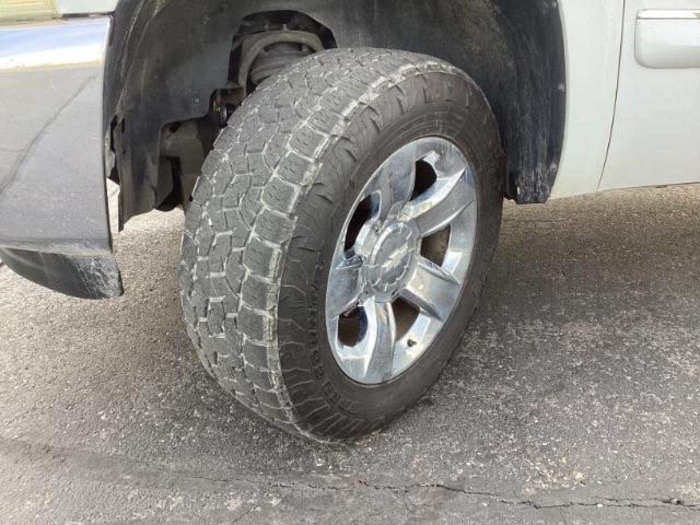 2013 Chevrolet Silverado 1500 LT Ext. Cab 4WD (1GCRKSE78DZ) with an 5.3L V8 OHV 16V FFV engine, located at 1235 N Woodruff Ave., Idaho Falls, 83401, (208) 523-1053, 43.507172, -112.000488 - Photo#11