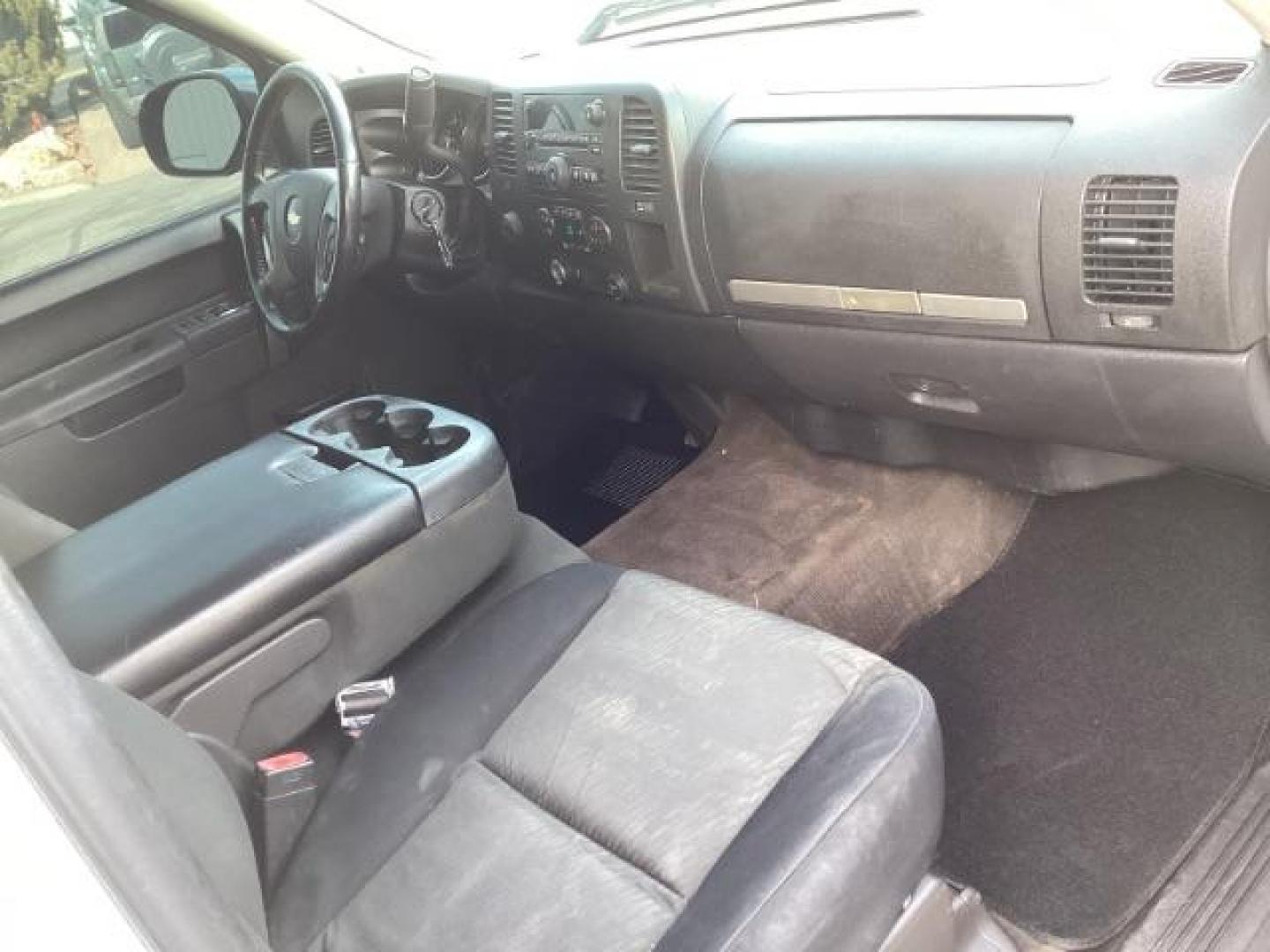 2013 Chevrolet Silverado 1500 LT Ext. Cab 4WD (1GCRKSE78DZ) with an 5.3L V8 OHV 16V FFV engine, located at 1235 N Woodruff Ave., Idaho Falls, 83401, (208) 523-1053, 43.507172, -112.000488 - Photo#17