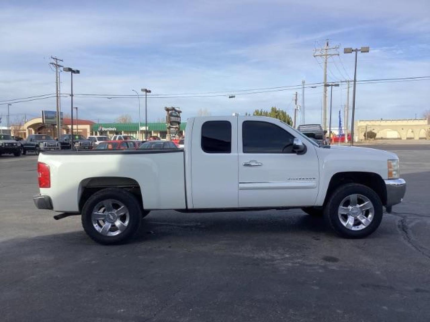 2013 Chevrolet Silverado 1500 LT Ext. Cab 4WD (1GCRKSE78DZ) with an 5.3L V8 OHV 16V FFV engine, located at 1235 N Woodruff Ave., Idaho Falls, 83401, (208) 523-1053, 43.507172, -112.000488 - Photo#6