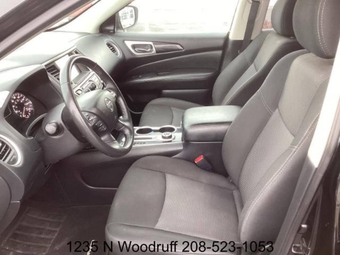 2020 Magnetic Black Pearl /Charcoal, leatherette/cloth Nissan Pathfinder SV 4WD (5N1DR2BM7LC) with an 3.5L V6 DOHC 24V engine, Continuously Variable Transmission transmission, located at 1235 N Woodruff Ave., Idaho Falls, 83401, (208) 523-1053, 43.507172, -112.000488 - Photo#10