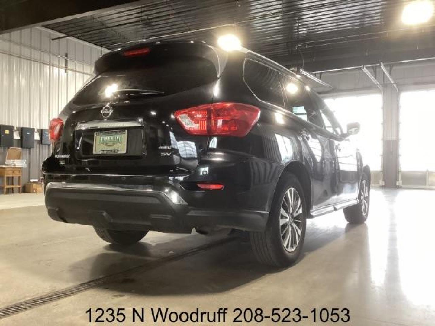 2020 Magnetic Black Pearl /Charcoal, leatherette/cloth Nissan Pathfinder SV 4WD (5N1DR2BM7LC) with an 3.5L V6 DOHC 24V engine, Continuously Variable Transmission transmission, located at 1235 N Woodruff Ave., Idaho Falls, 83401, (208) 523-1053, 43.507172, -112.000488 - Photo#4