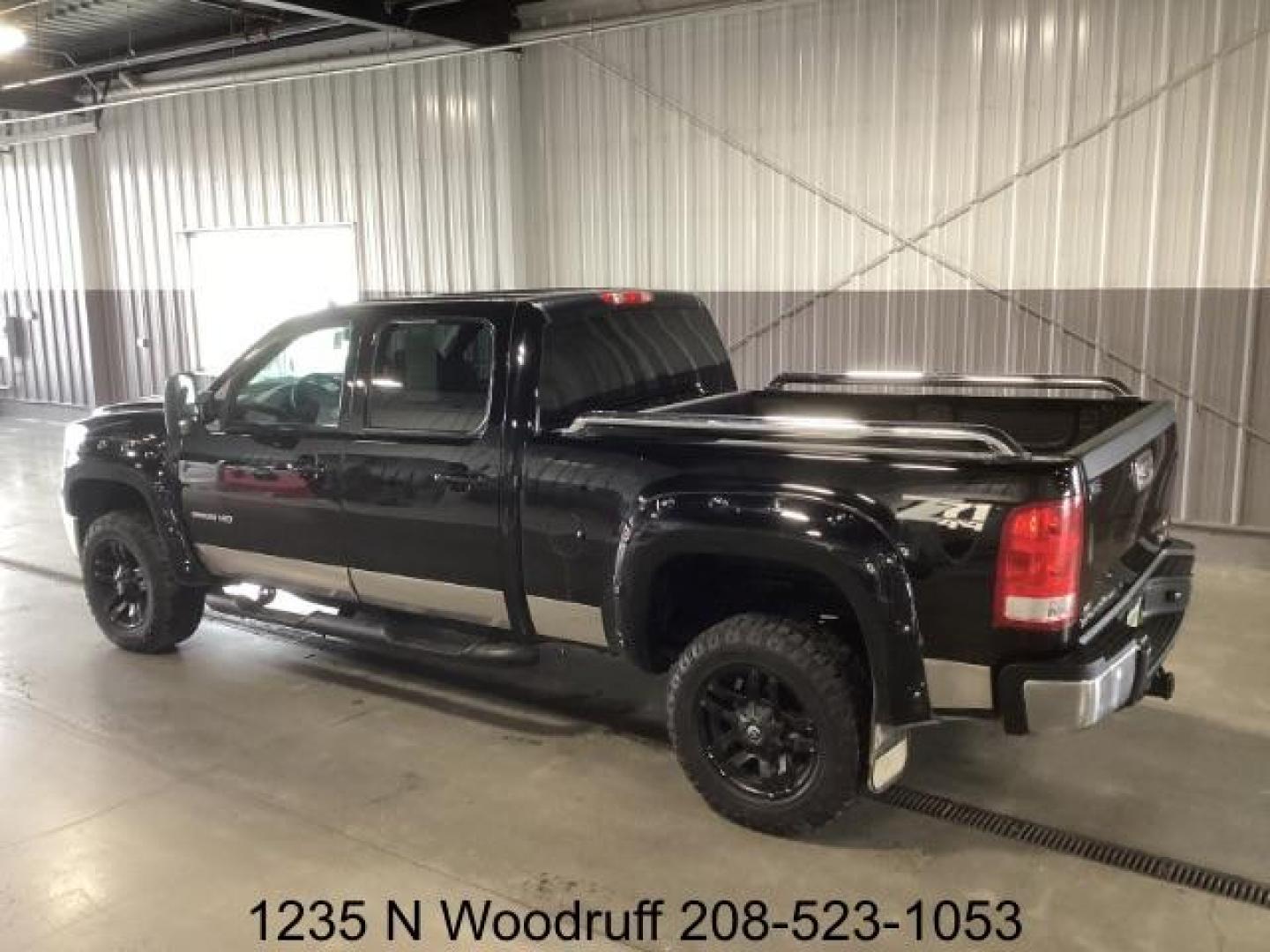 2014 GRAY /Black RAM 2500 Laramie Crew Cab SWB 4WD (3C6UR5FJ5EG) with an 6.4 engine, 6-Speed Automatic transmission, located at 1235 N Woodruff Ave., Idaho Falls, 83401, (208) 523-1053, 43.507172, -112.000488 - Photo#2