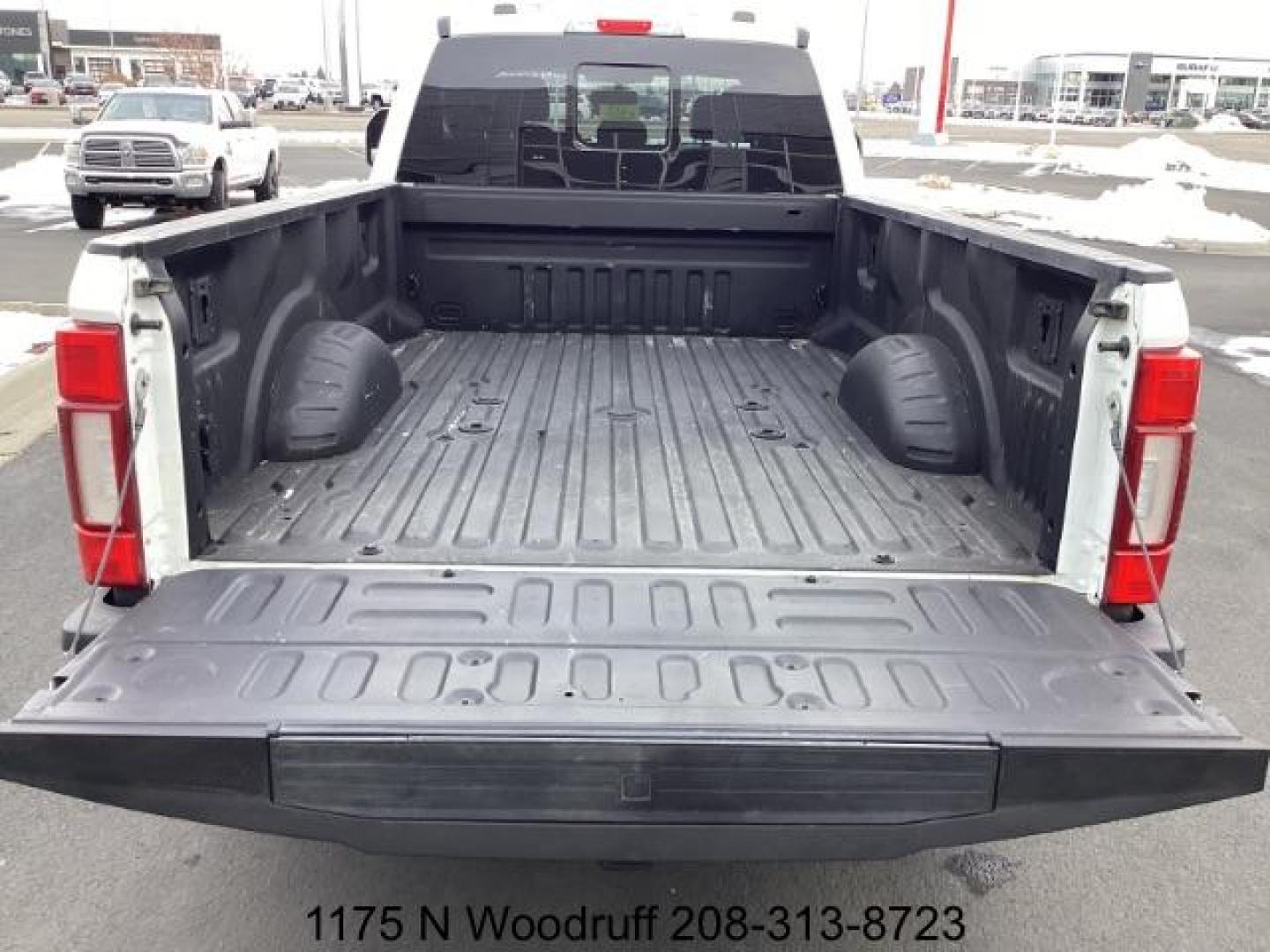 2021 WHITE /Black Ford F-350 SD Lariat Crew Cab Long Bed 4WD (1FT8W3BT0ME) with an 6.7L V8 OHV 16V DIESEL engine, 6-Speed Automatic transmission, located at 1235 N Woodruff Ave., Idaho Falls, 83401, (208) 523-1053, 43.507172, -112.000488 - Photo#31