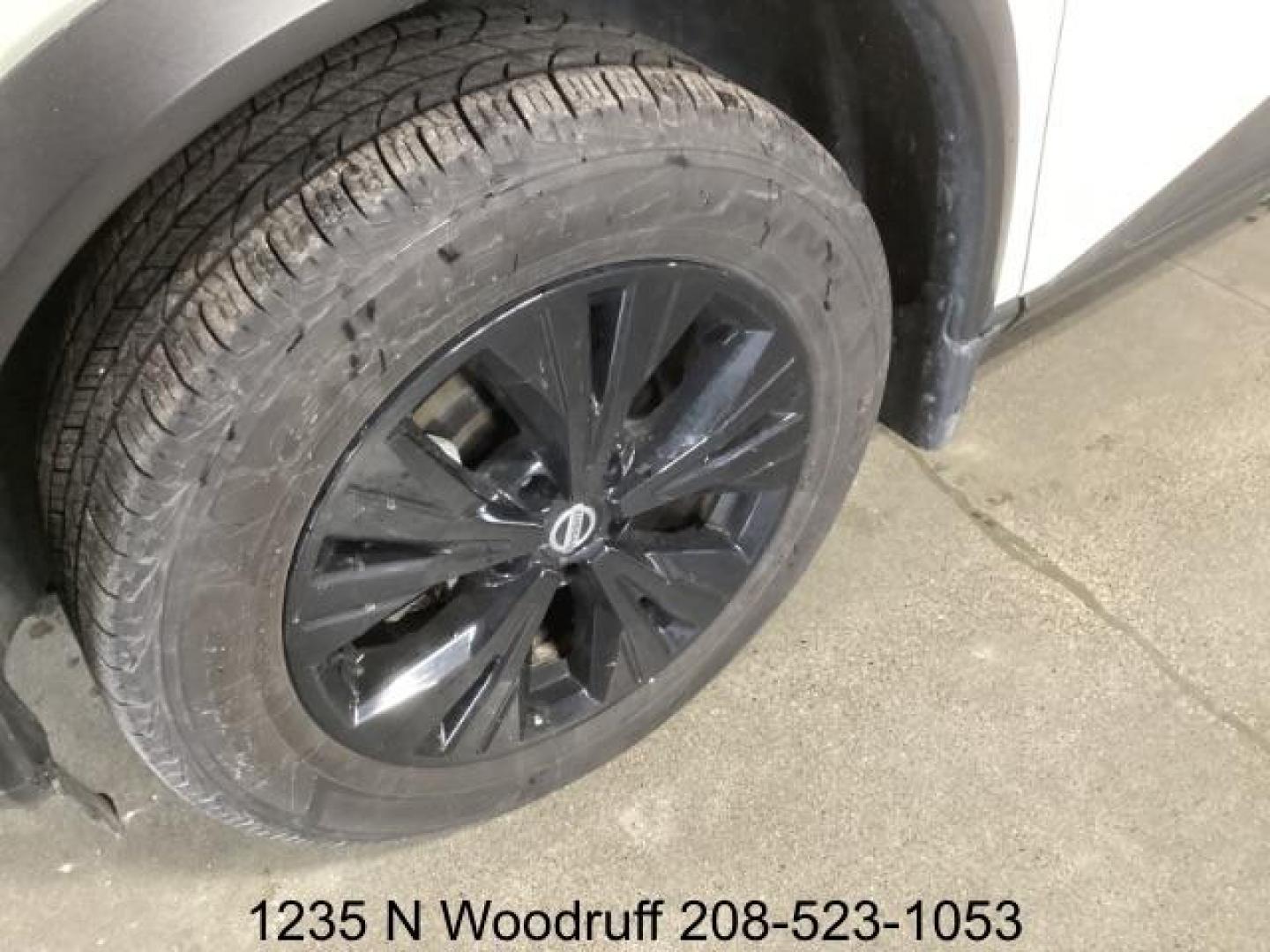 2021 Pearl White TriCoat /Charcoal Nissan Rogue SV AWD (JN8AT3BB5MW) with an 2.5L L4 DOHC 16V engine, Continuously Variable Transmission transmission, located at 1235 N Woodruff Ave., Idaho Falls, 83401, (208) 523-1053, 43.507172, -112.000488 - Photo#8