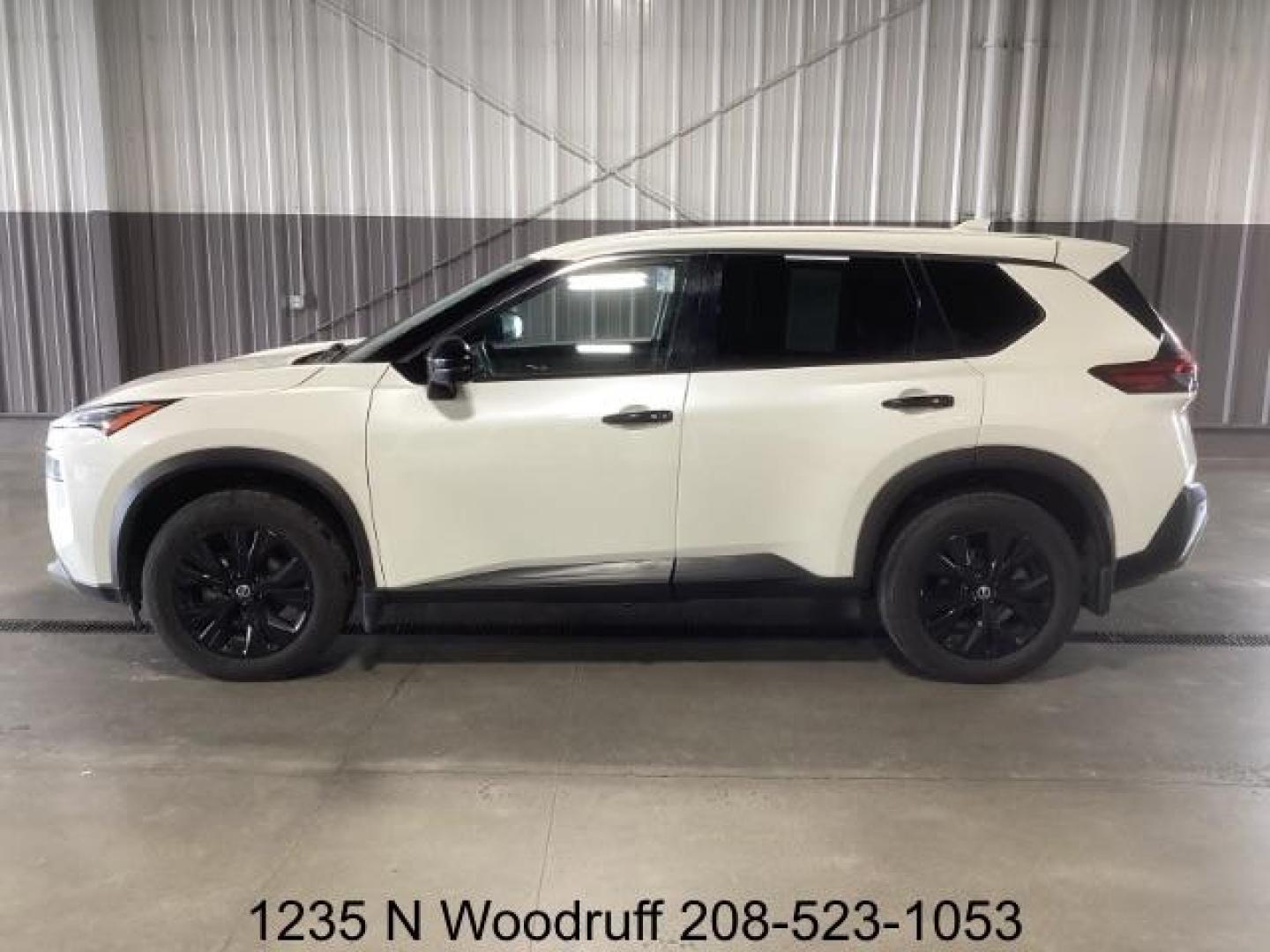 2021 Pearl White TriCoat /Charcoal Nissan Rogue SV AWD (JN8AT3BB5MW) with an 2.5L L4 DOHC 16V engine, Continuously Variable Transmission transmission, located at 1235 N Woodruff Ave., Idaho Falls, 83401, (208) 523-1053, 43.507172, -112.000488 - Photo#1