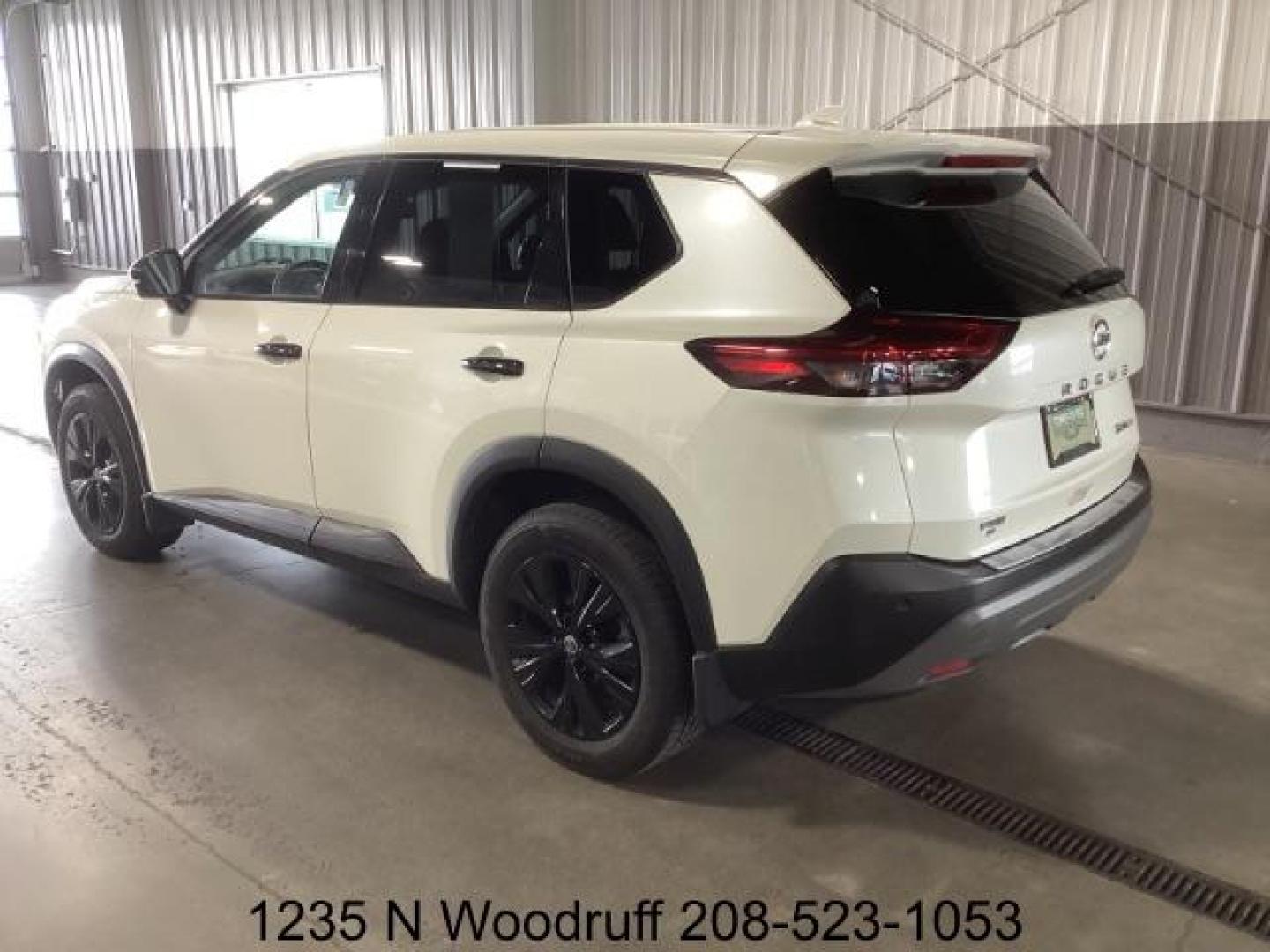 2021 Pearl White TriCoat /Charcoal Nissan Rogue SV AWD (JN8AT3BB5MW) with an 2.5L L4 DOHC 16V engine, Continuously Variable Transmission transmission, located at 1235 N Woodruff Ave., Idaho Falls, 83401, (208) 523-1053, 43.507172, -112.000488 - Photo#2