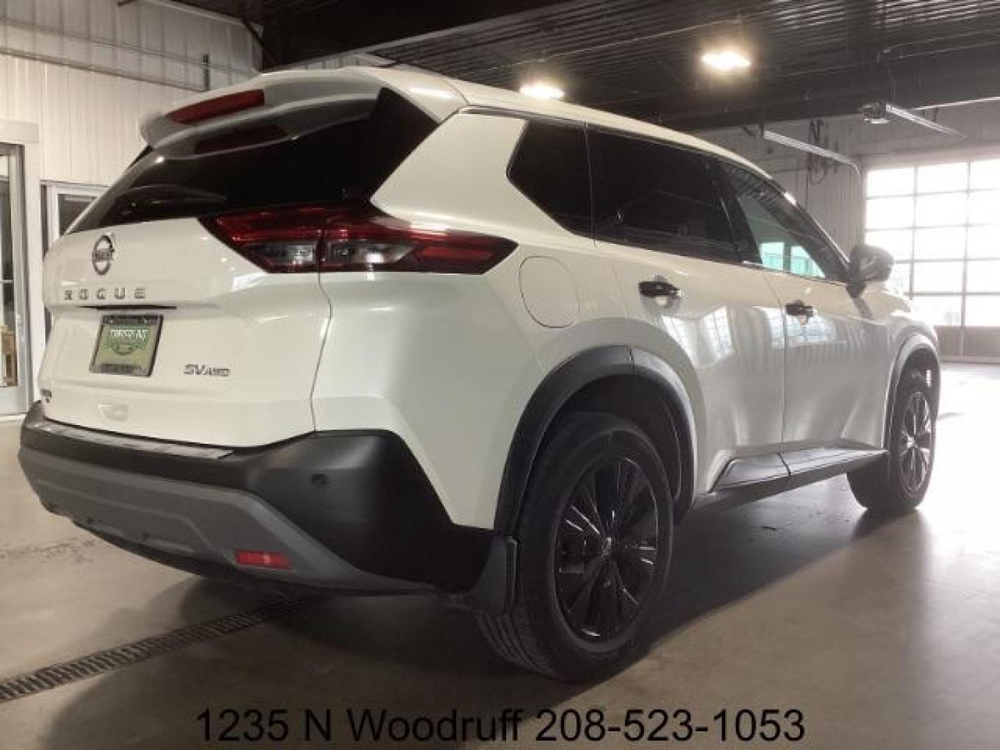 2021 Pearl White TriCoat /Charcoal Nissan Rogue SV AWD (JN8AT3BB5MW) with an 2.5L L4 DOHC 16V engine, Continuously Variable Transmission transmission, located at 1235 N Woodruff Ave., Idaho Falls, 83401, (208) 523-1053, 43.507172, -112.000488 - Photo#4